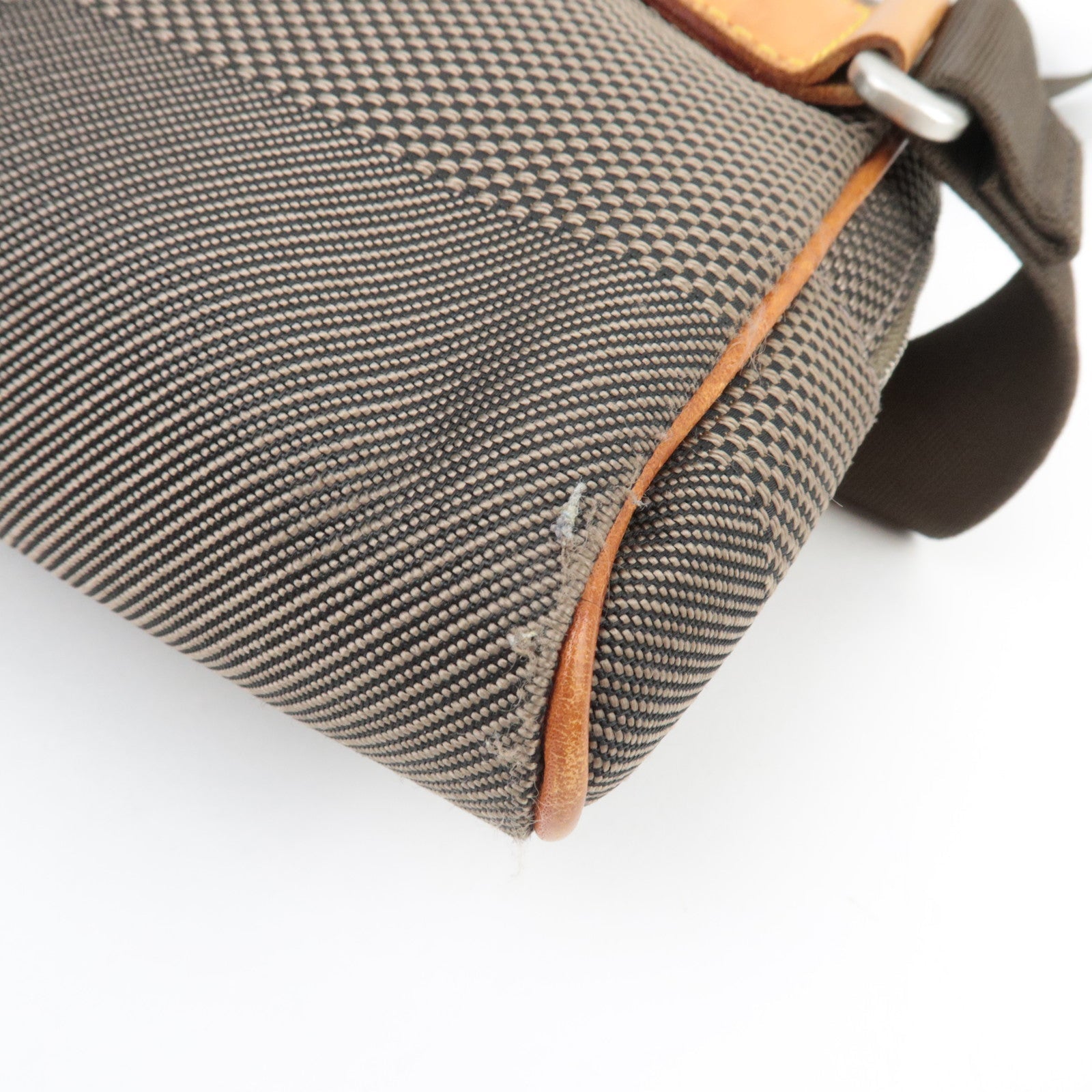 Louis Vuitton Damier Geant Acrobat Body Bag Terre M93619 AR2089