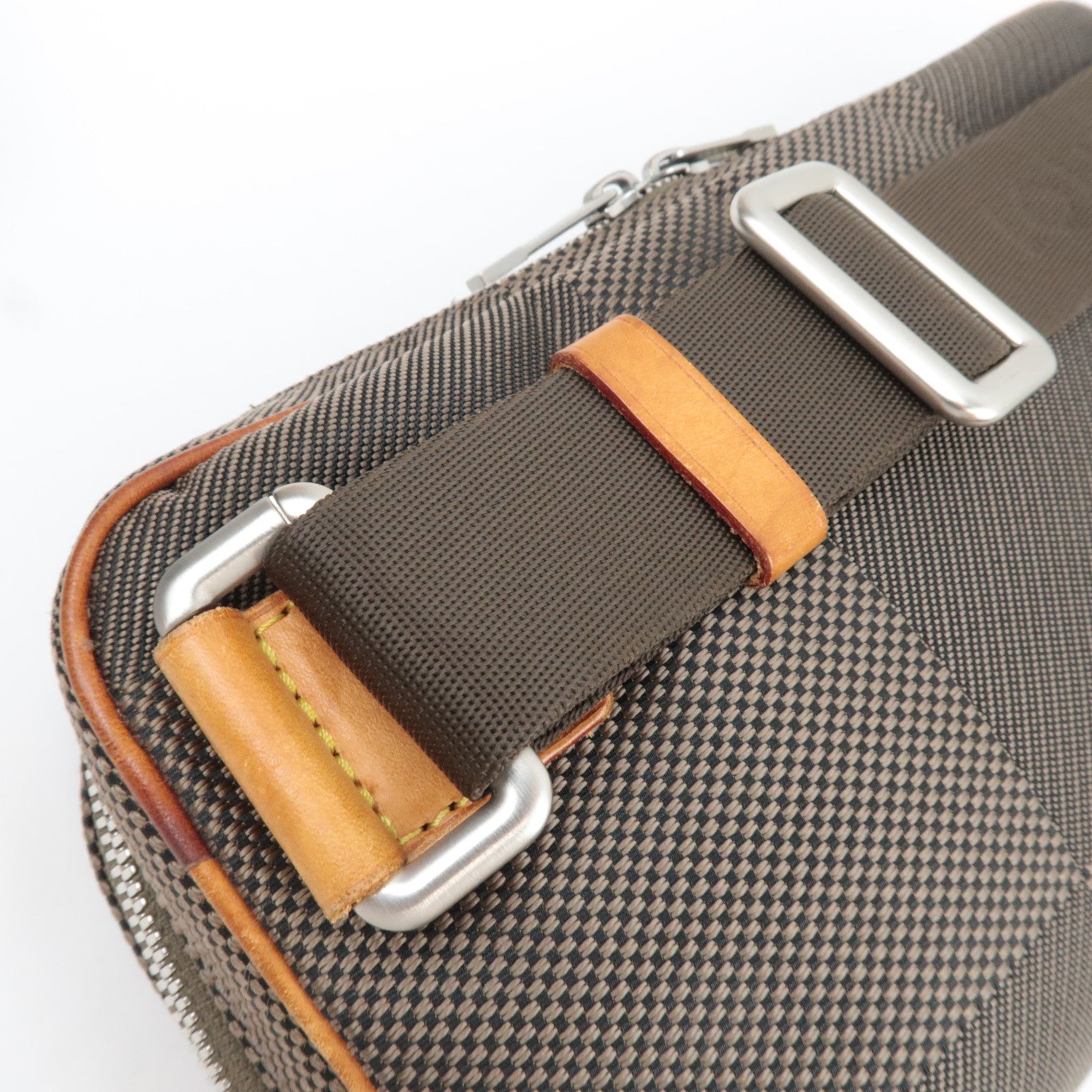 Louis Vuitton Damier Geant Acrobat Body Bag Terre M93619 AR2089