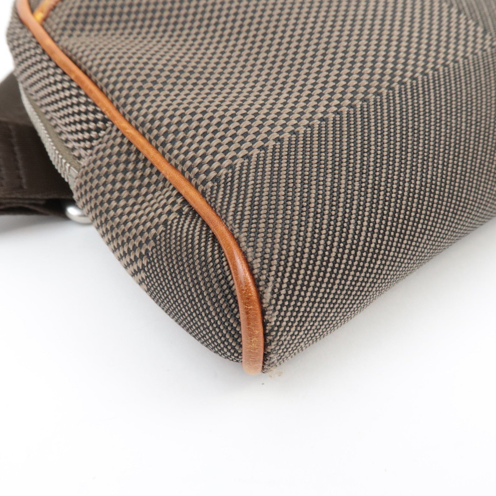 Louis Vuitton Damier Geant Acrobat Body Bag Terre M93619 AR2089