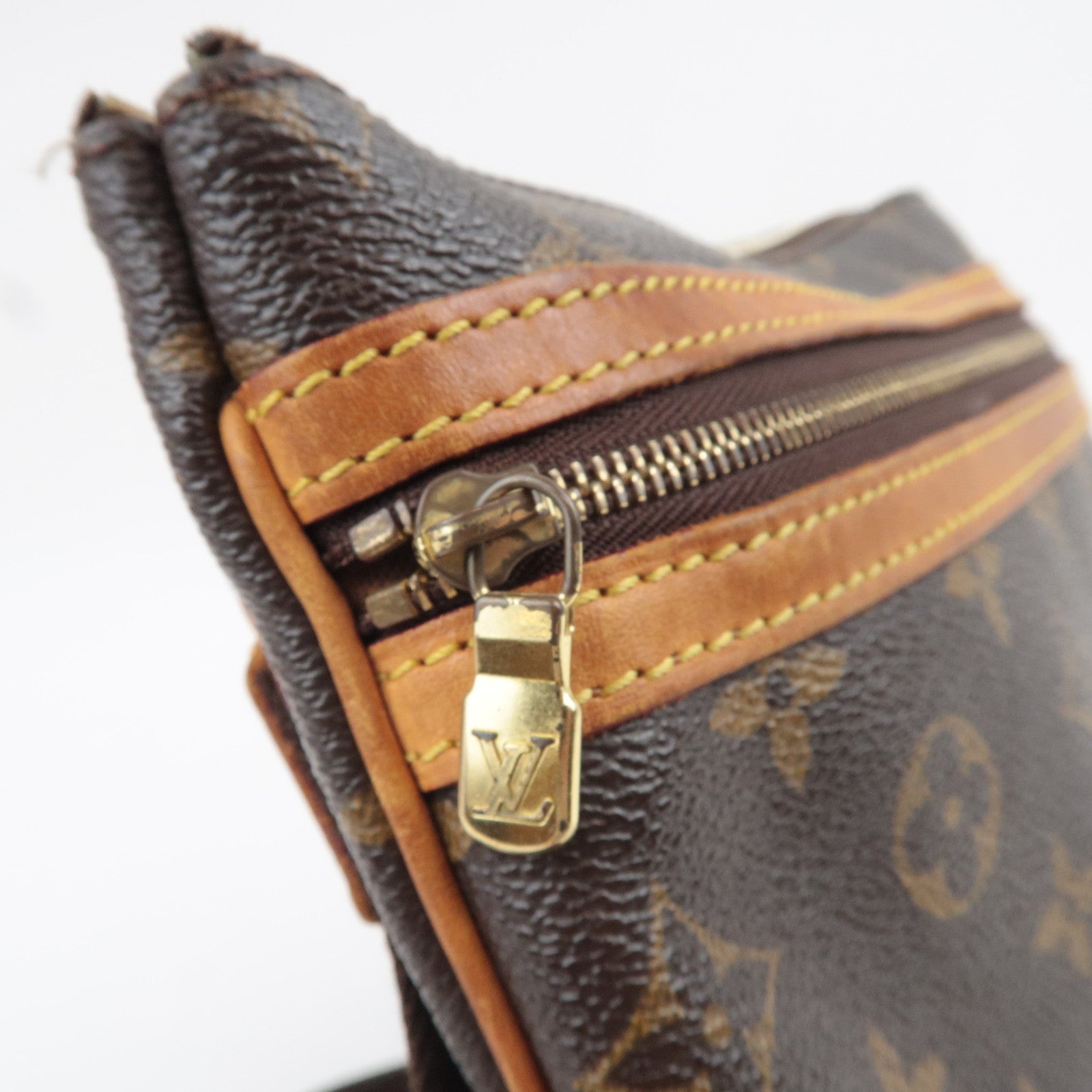 Louis Vuitton Monogram Pochette Bosphore Shoulder Bag M40044 MI0026