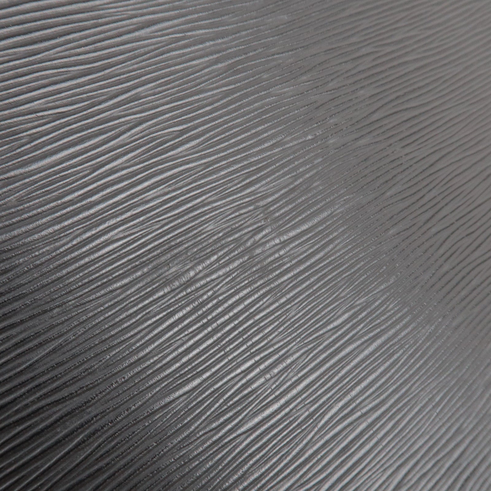 Louis Vuitton Epi Ombre Handbag Noir M52102 MI0929