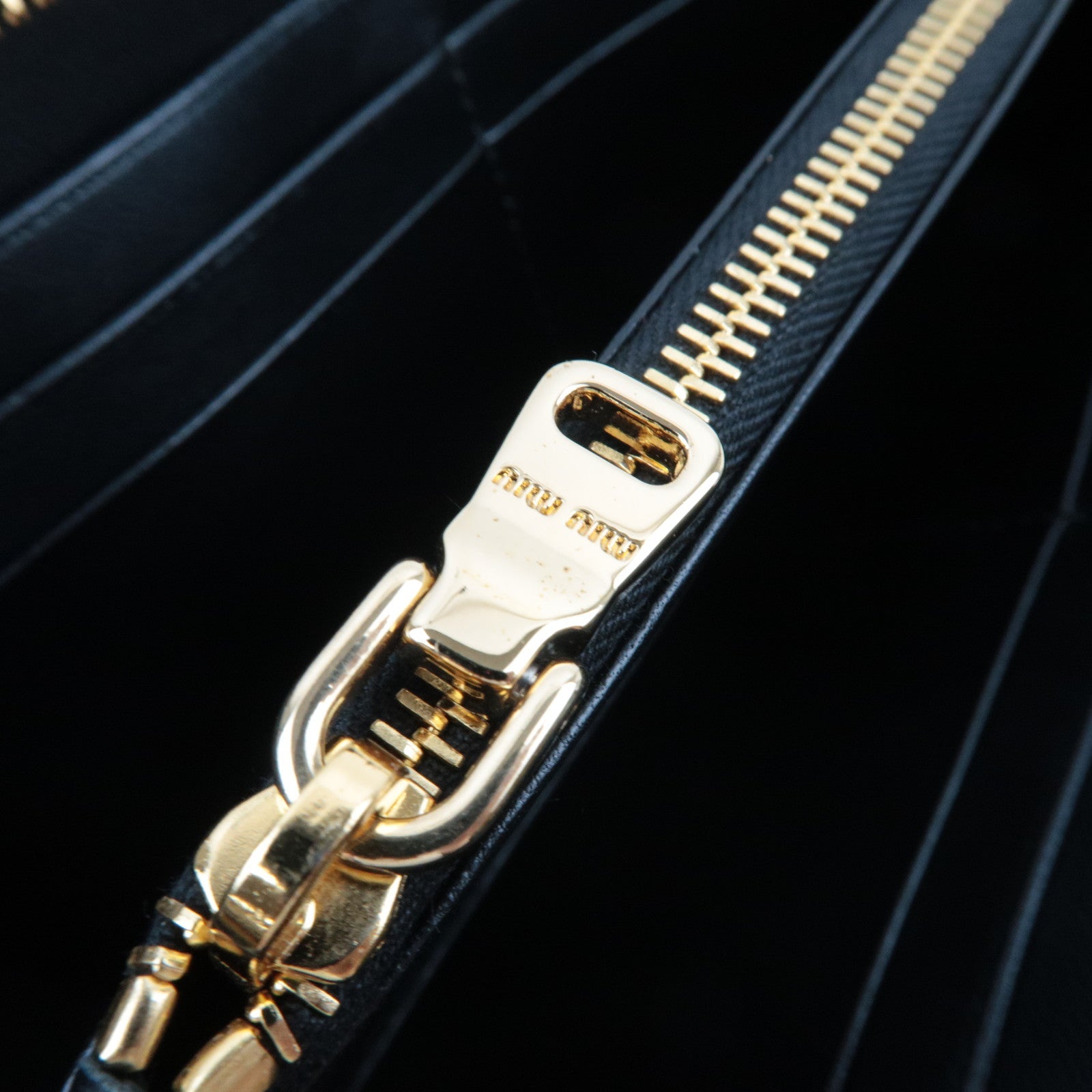 MIU MIU Matelasse Round Zipper Long Wallet Leather Black *Box