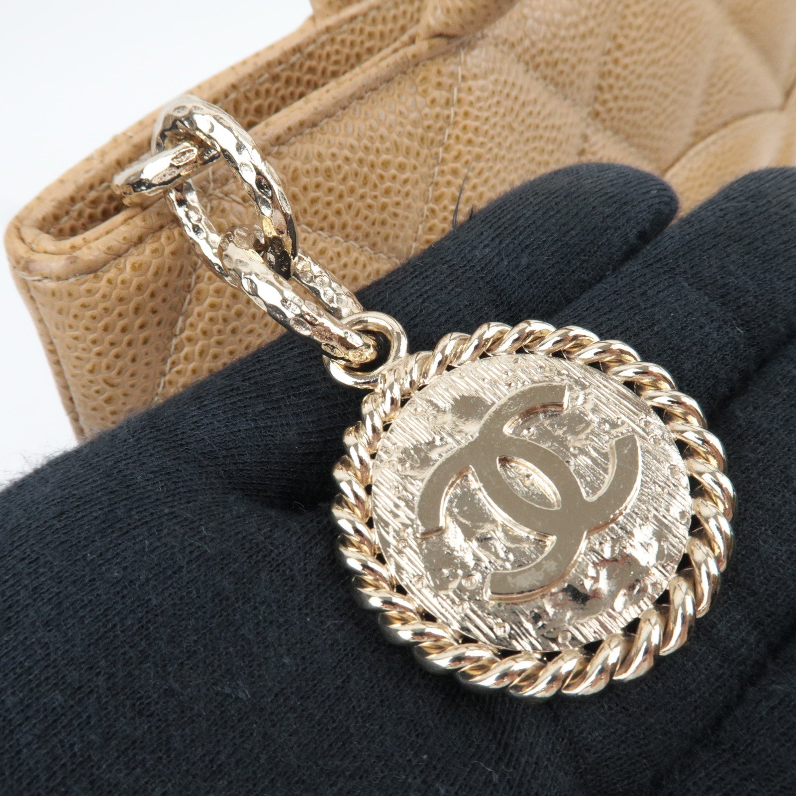 CHANEL Matelasse Medallion Tote Caviar Skin Beige Gold HDW A01804 7231753