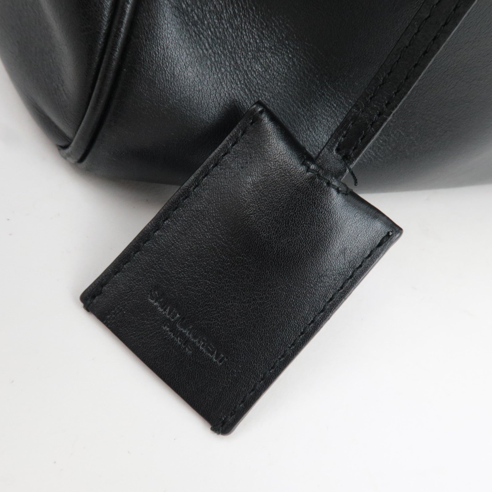 SAINT LAURENT Classic Duffle 6 Boston Bag Leather Black 322049 *Clochette