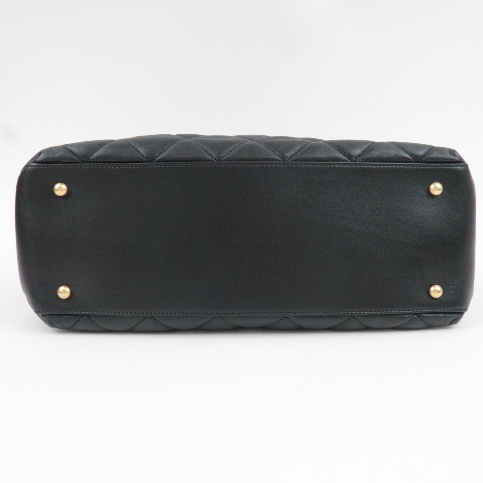 CHANEL Matelasse Chain Tote Bag Lambskin Black Gold HDW A66415 18364637 *Dust bag, G card