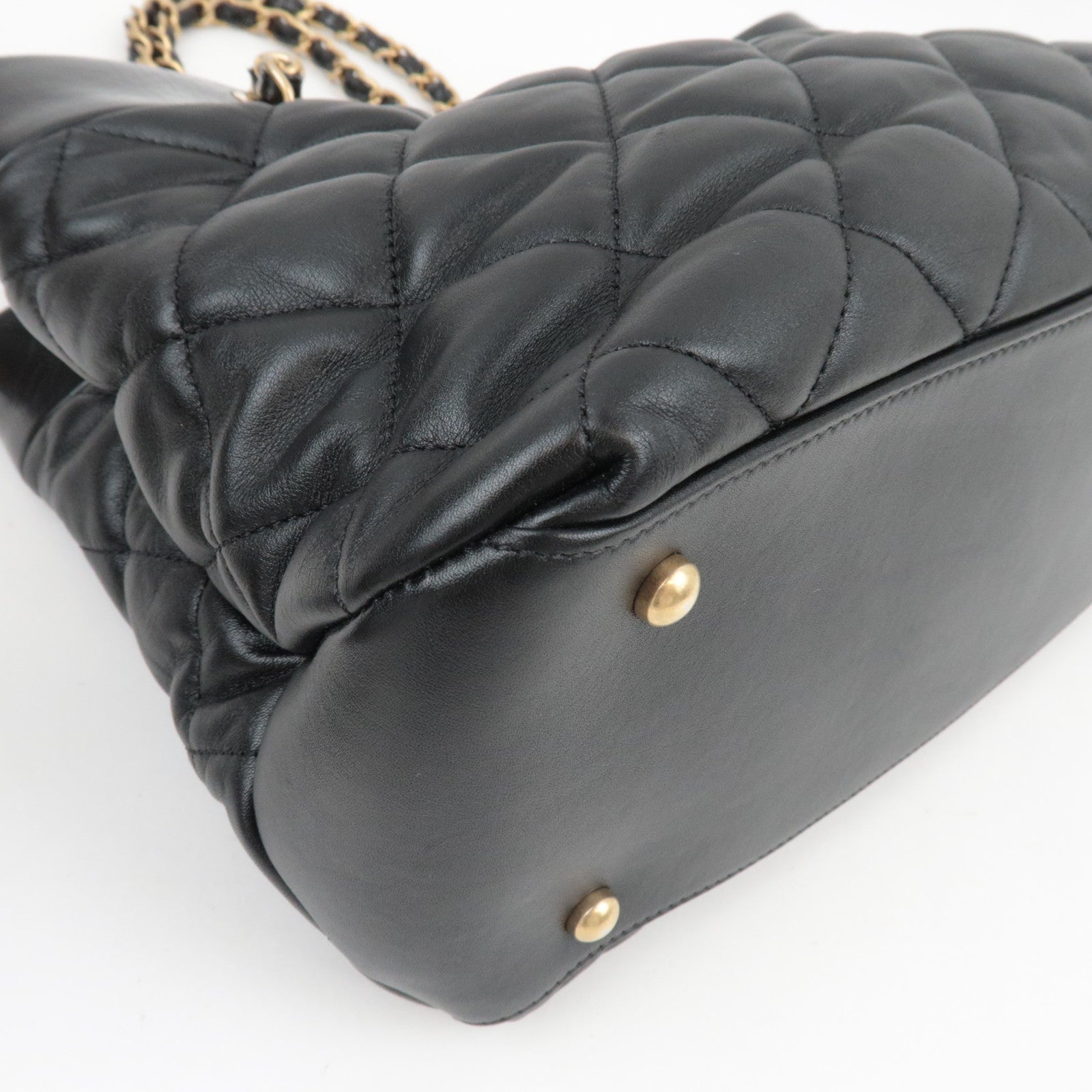 CHANEL Matelasse Chain Tote Bag Lambskin Black Gold HDW A66415 18364637 *Dust bag, G card