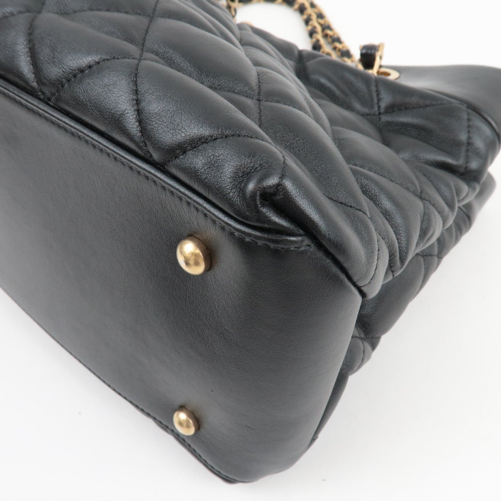 CHANEL Matelasse Chain Tote Bag Lambskin Black Gold HDW A66415 18364637 *Dust bag, G card