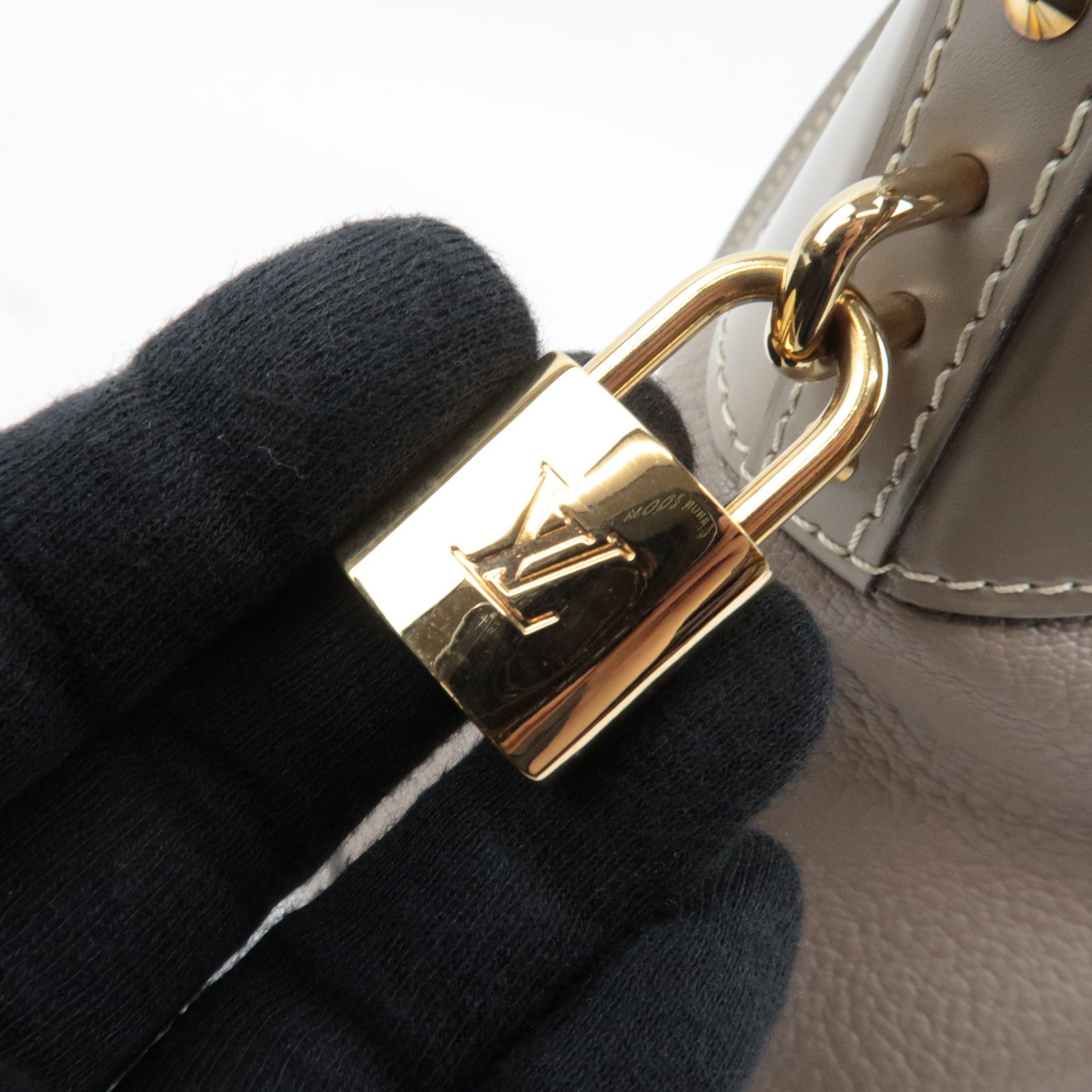 Louis Vuitton Suhali Lockit PM Verone M91790 AS0039 *Key Lock, Clochette