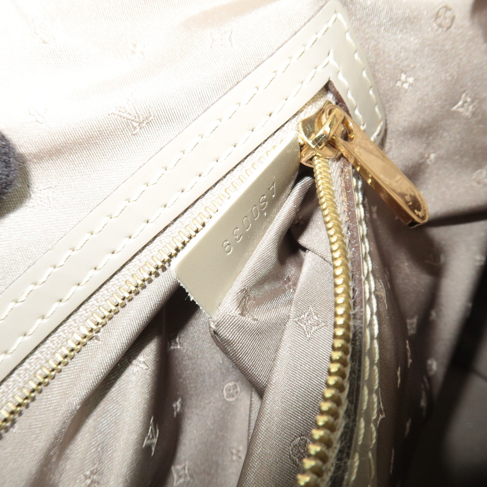 Louis Vuitton Suhali Lockit PM Verone M91790 AS0039 *Key Lock, Clochette