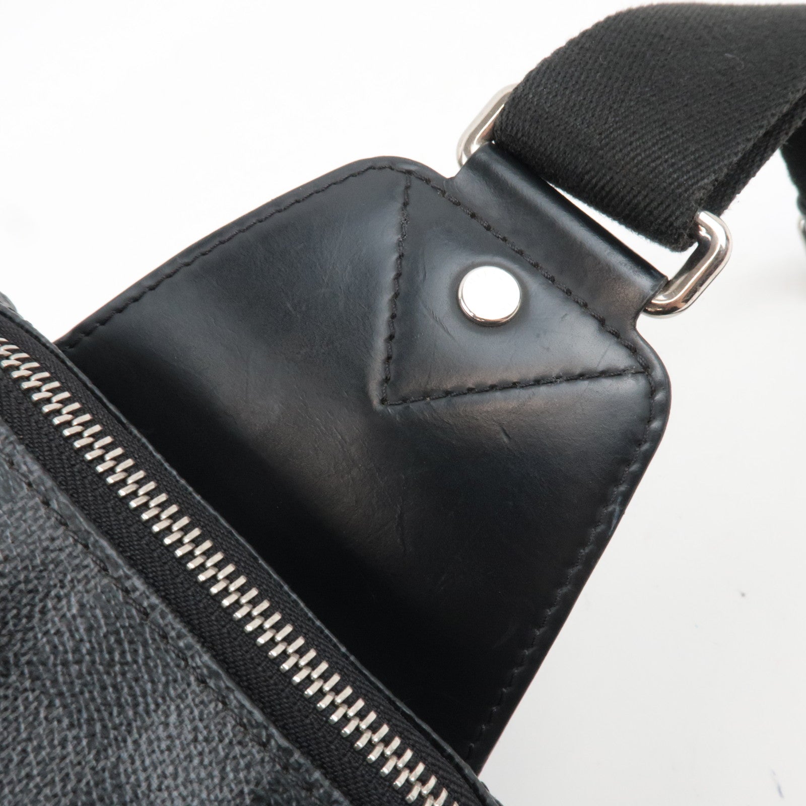 Louis Vuitton Damier Graphite Avenue Sling Bag Shoulder Bag N41719 MB0147