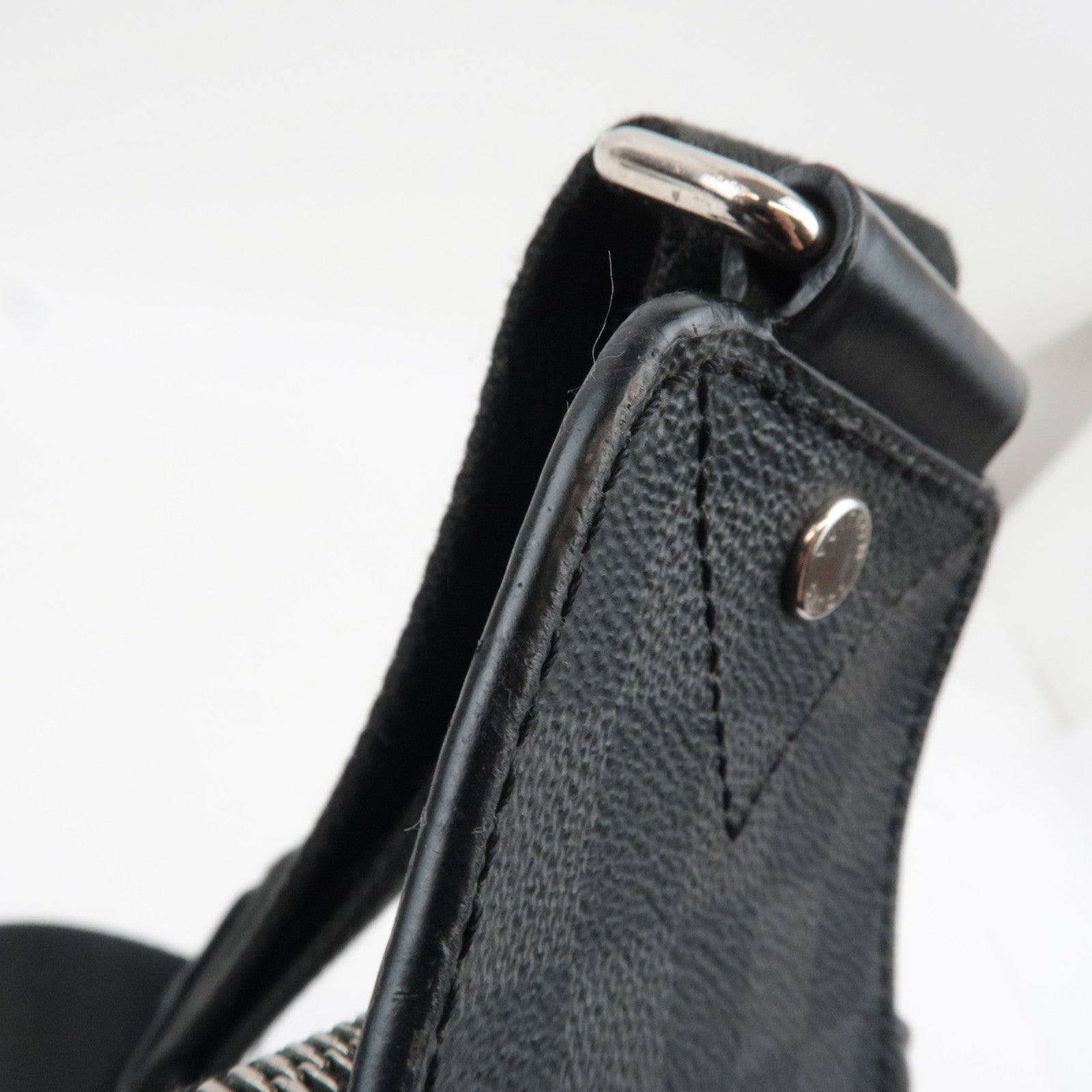 Louis Vuitton Damier Graphite Avenue Sling Bag Shoulder Bag N41719 MB0147