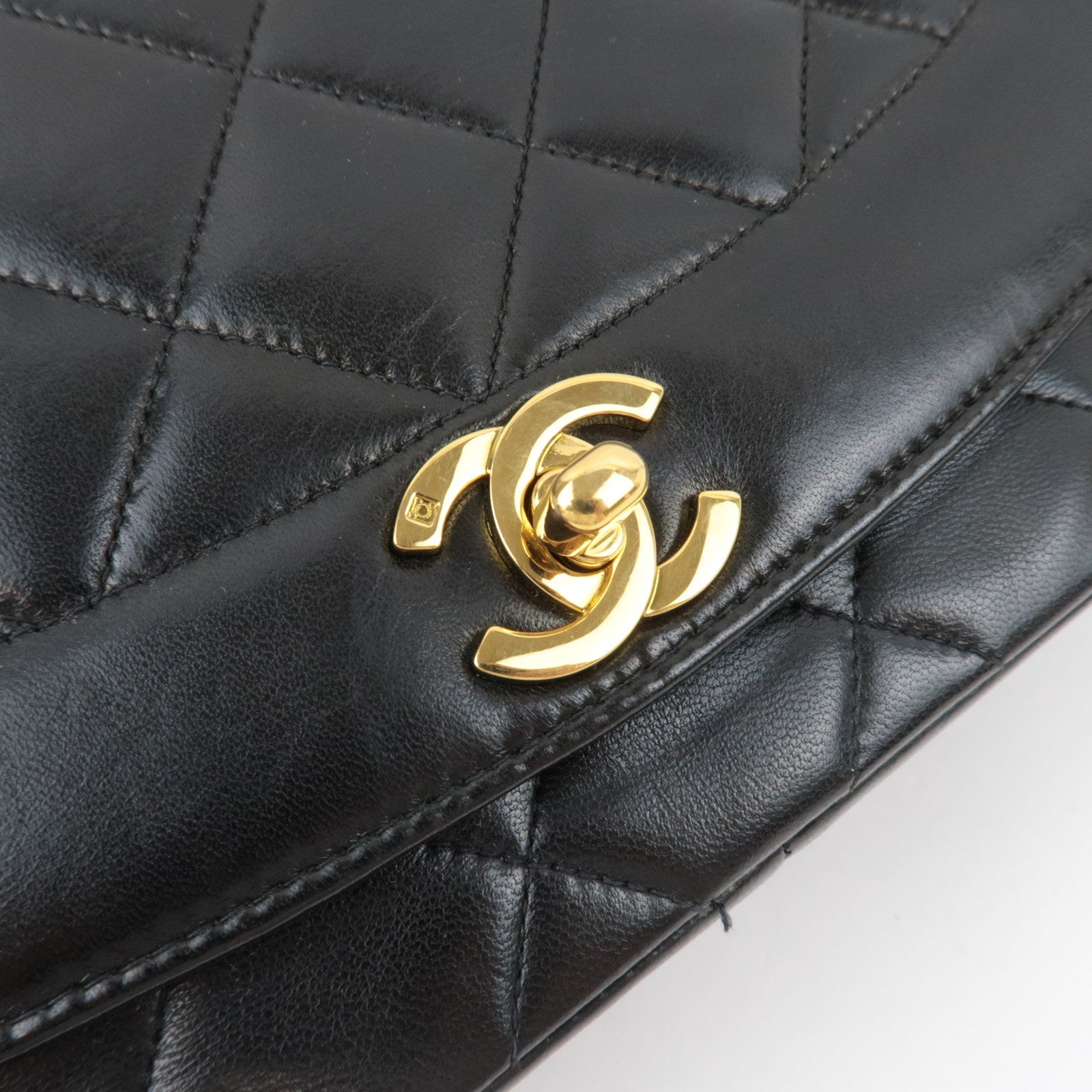 CHANEL Matelasse Diana 25 Chain Shoulder Bag Lambskin Black Gold HDW 28536885 *Dust bag, G card