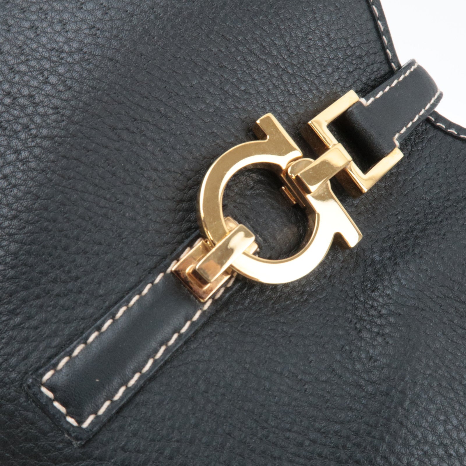 Ferragamo Gancini One Shoulder Bag Leather Black