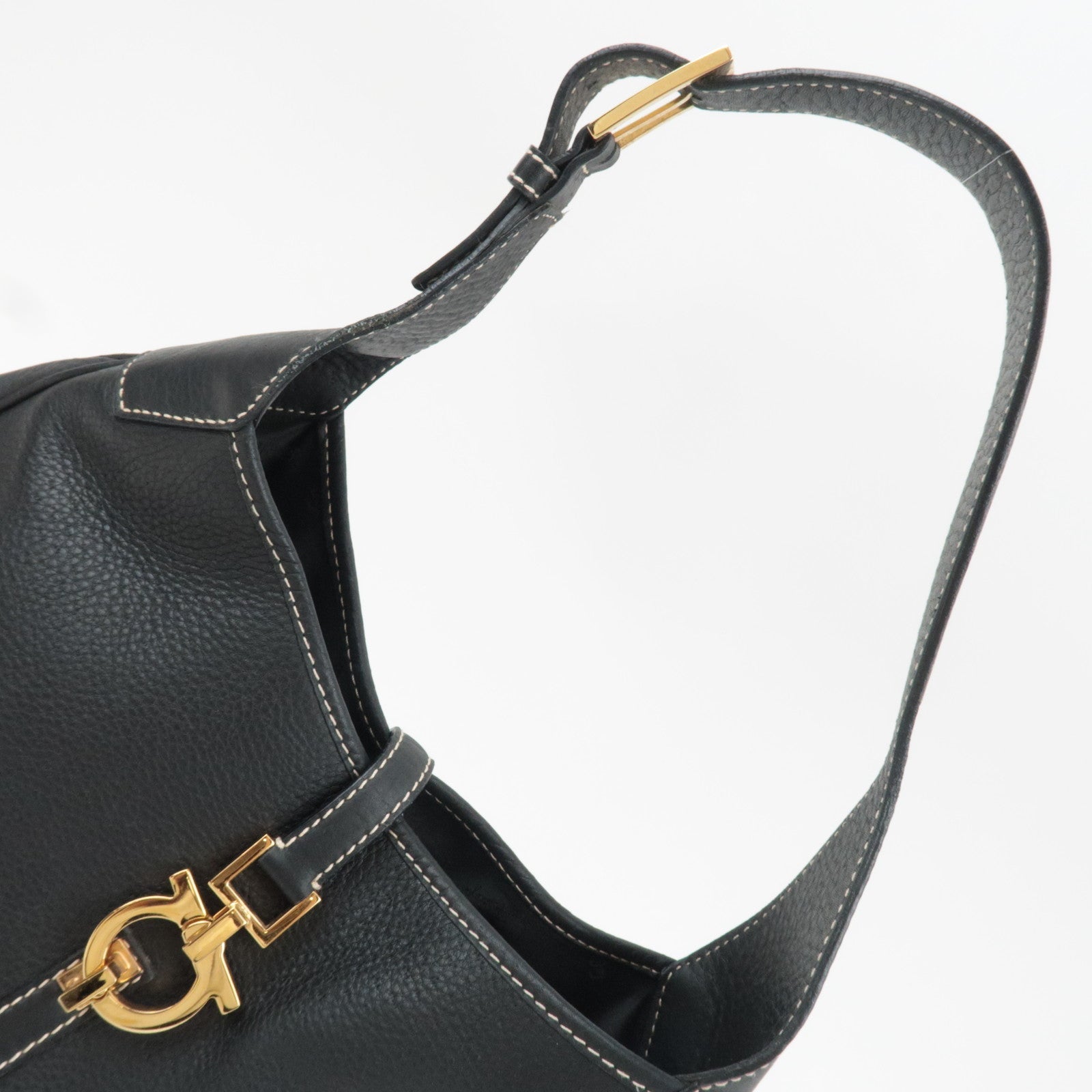 Ferragamo Gancini One Shoulder Bag Leather Black