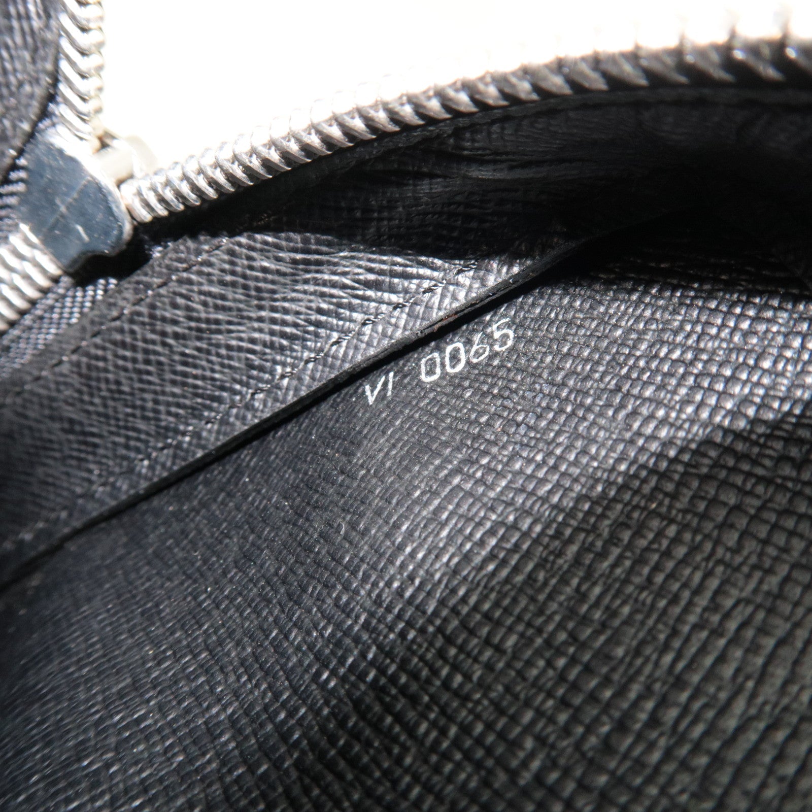 Louis Vuitton Taiga Baikal Clutch Bag Ardoise M30182 VI0065