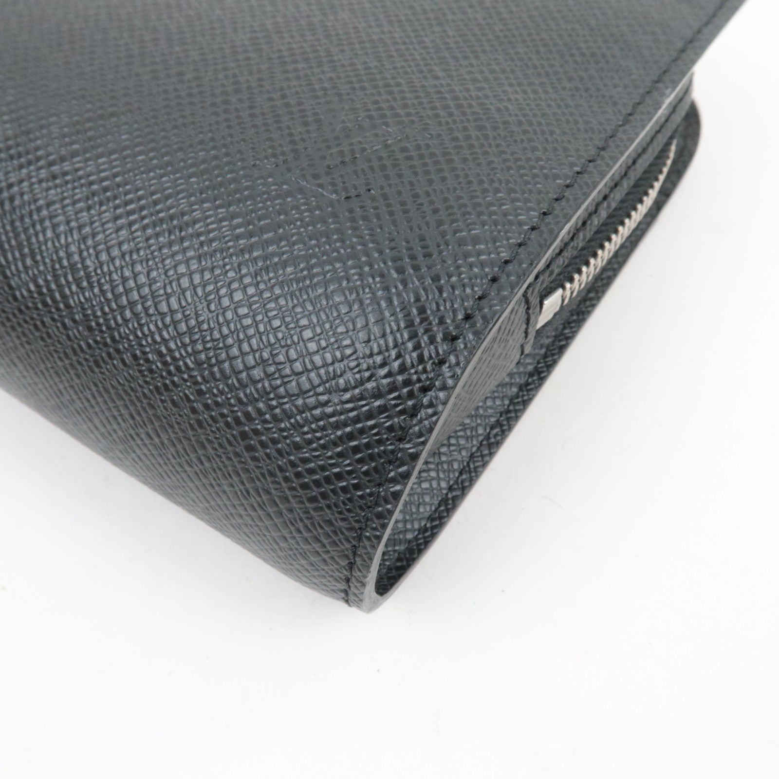 Louis Vuitton Taiga Baikal Clutch Bag Ardoise M30182 VI0065