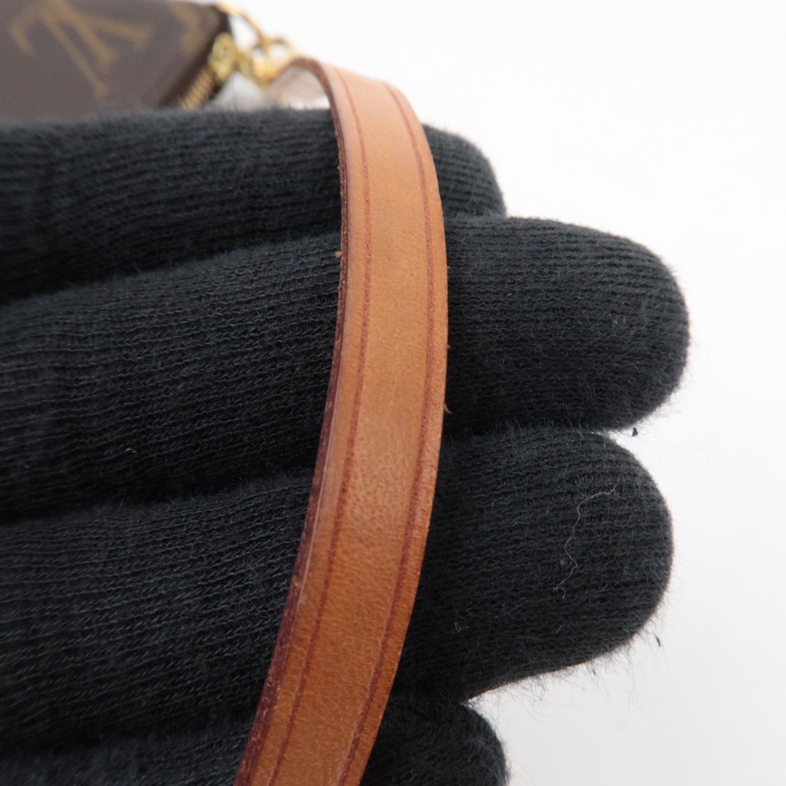 Louis Vuitton Monogram Pochette Accessoires Handbag M51980 VI0061