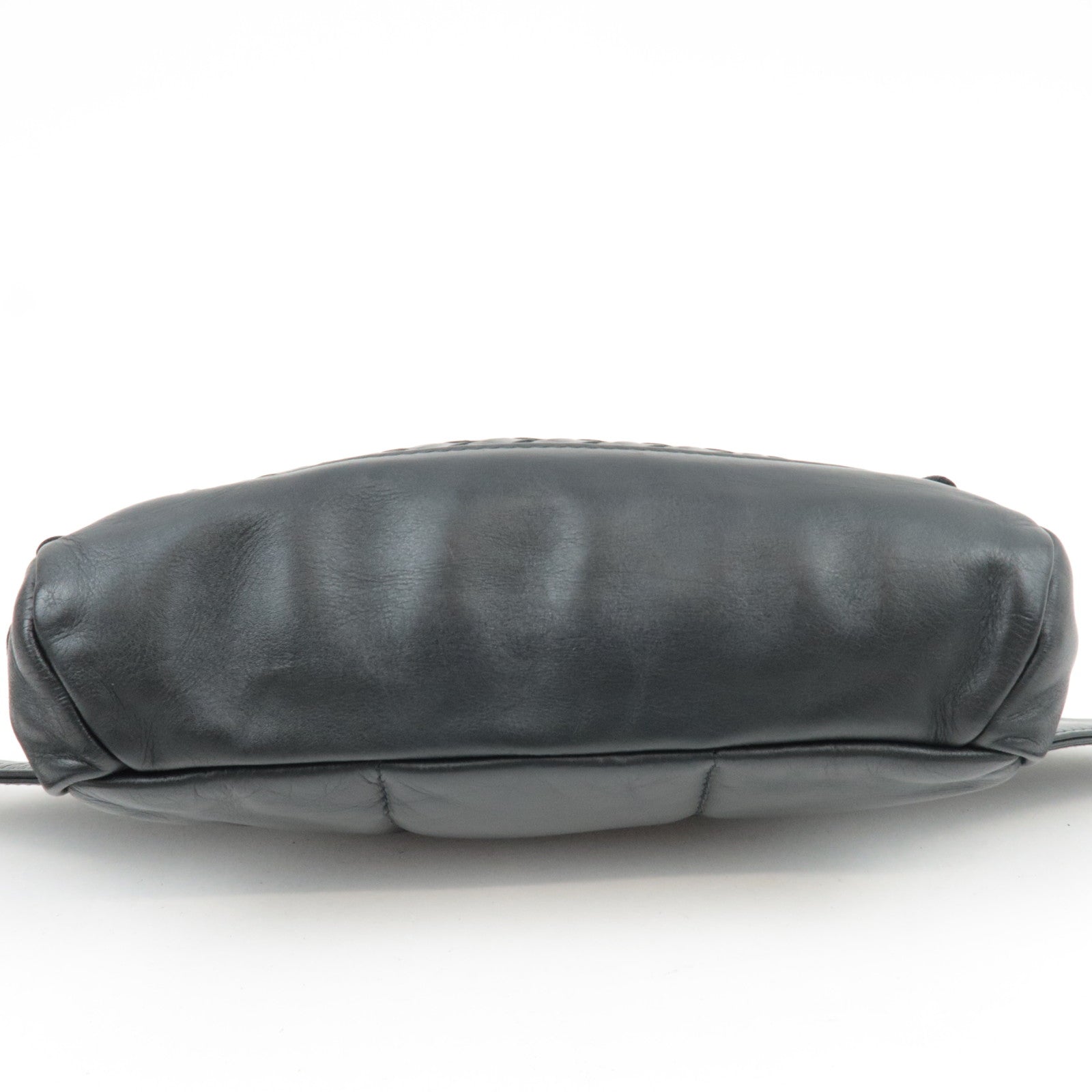BOTTEGA VENETA Intrecciato Body Bag Leather Black