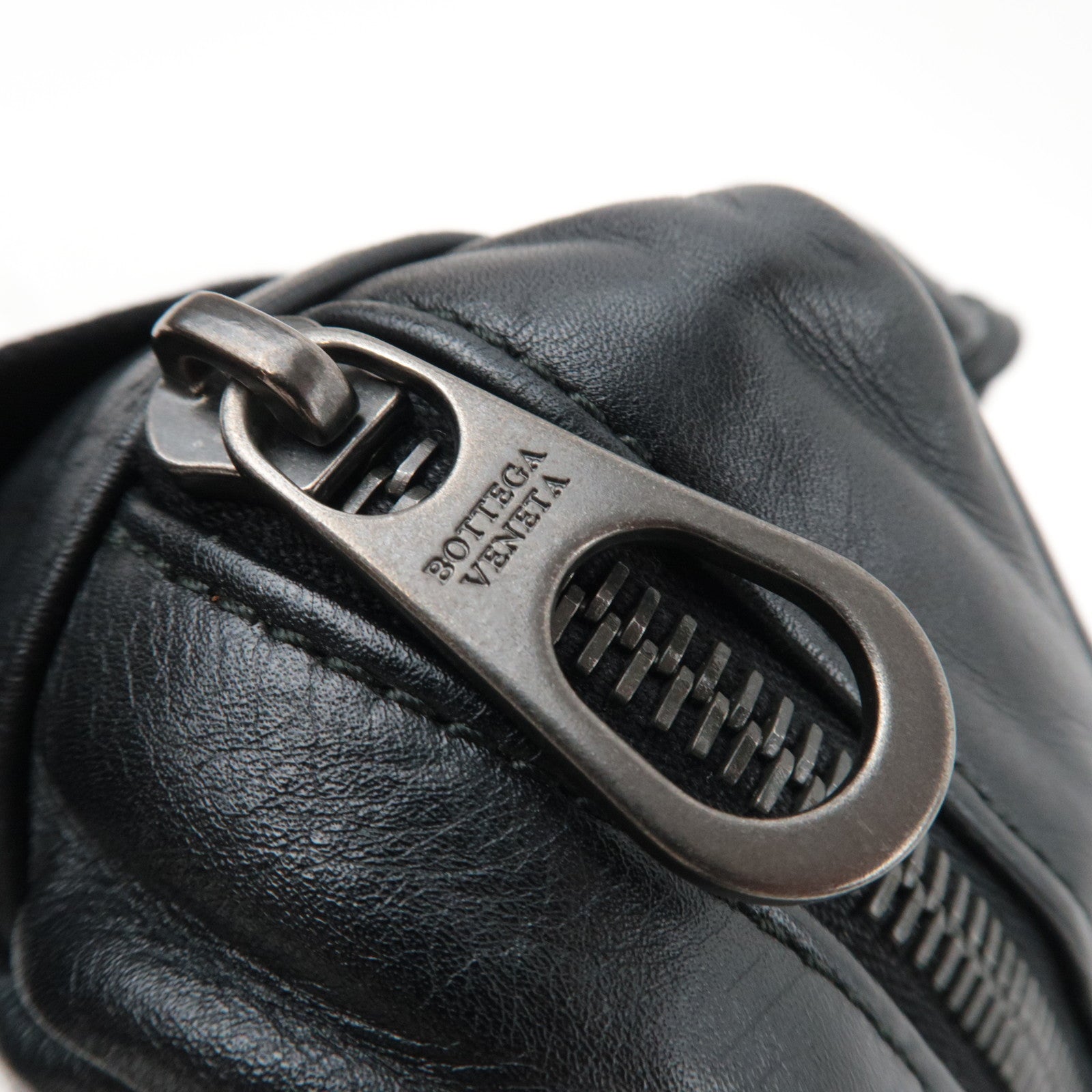 BOTTEGA VENETA Intrecciato Body Bag Leather Black