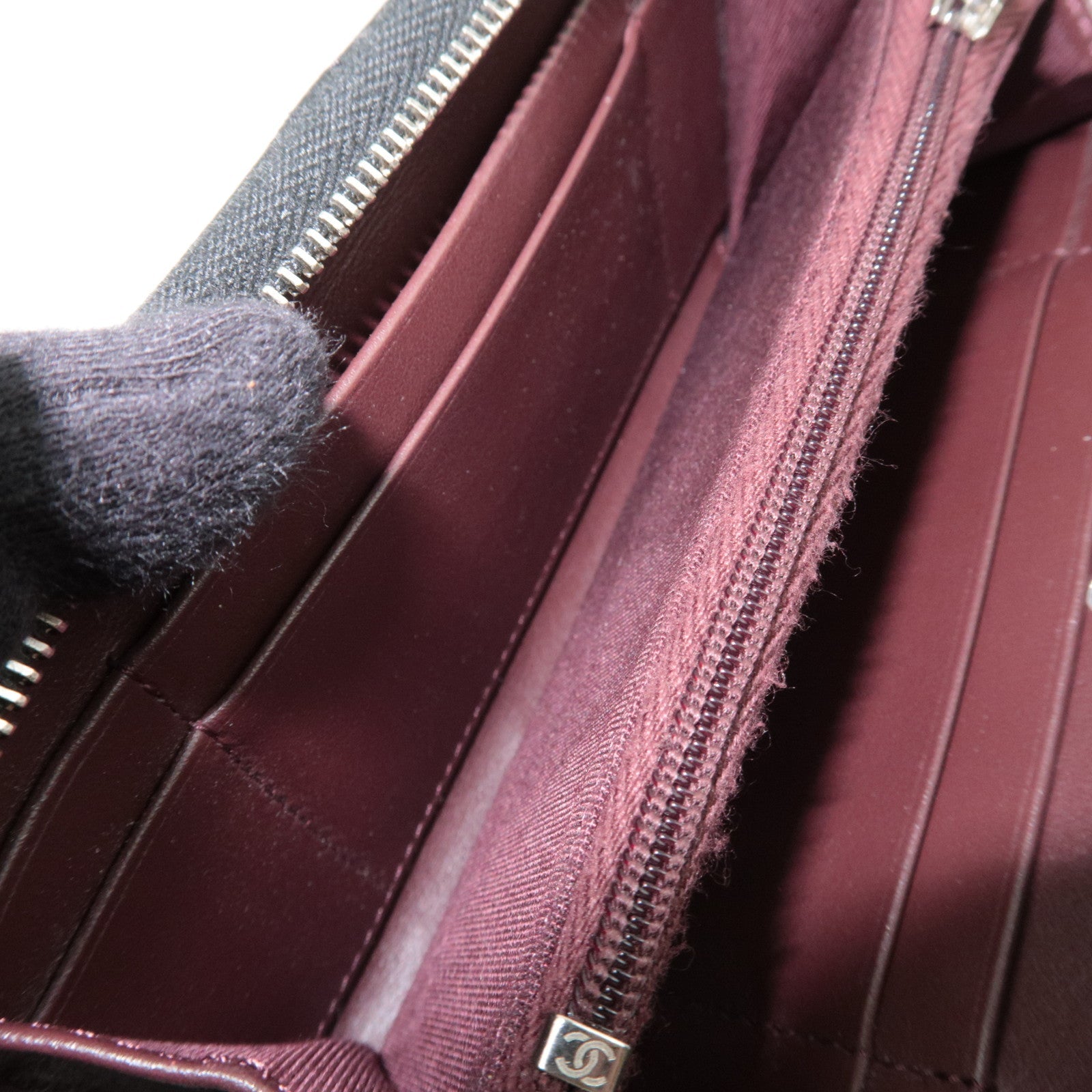 CHANEL Round Zipper Long Wallet Caviarskin Black Silver HDW 31727645 *Box, Dust bag, G card