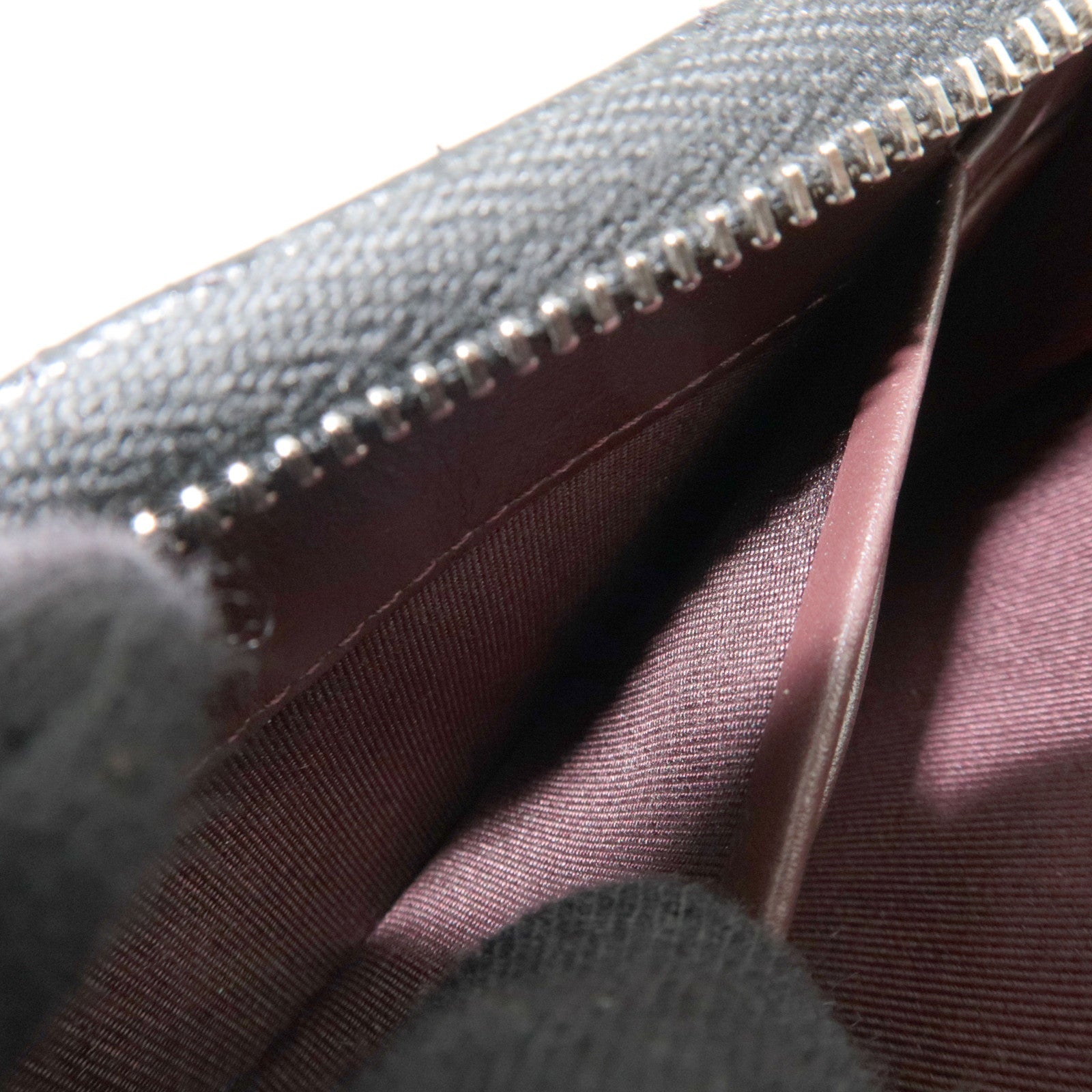 CHANEL Round Zipper Long Wallet Caviarskin Black Silver HDW 31727645 *Box, Dust bag, G card