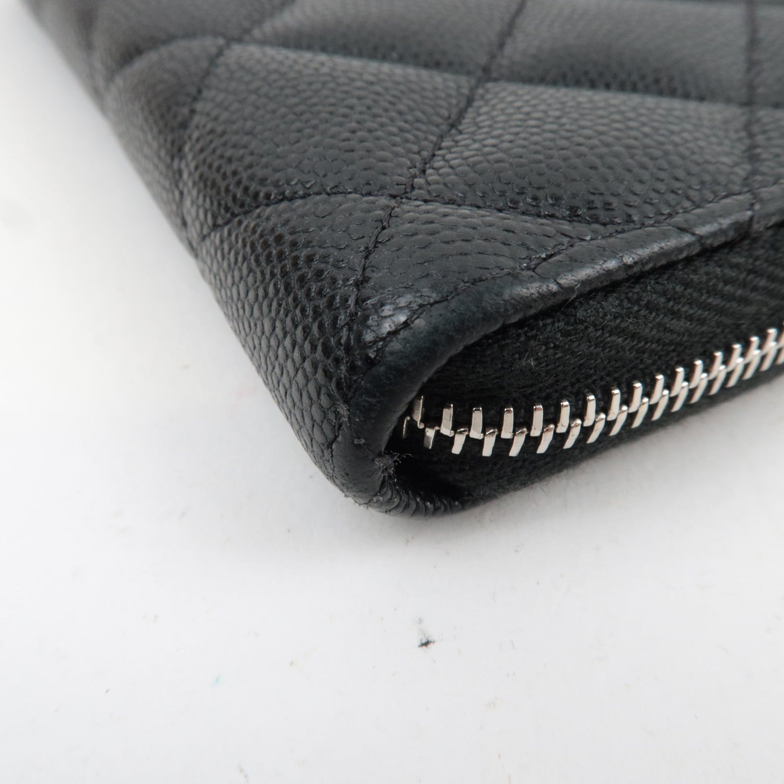 CHANEL Round Zipper Long Wallet Caviarskin Black Silver HDW 31727645 *Box, Dust bag, G card