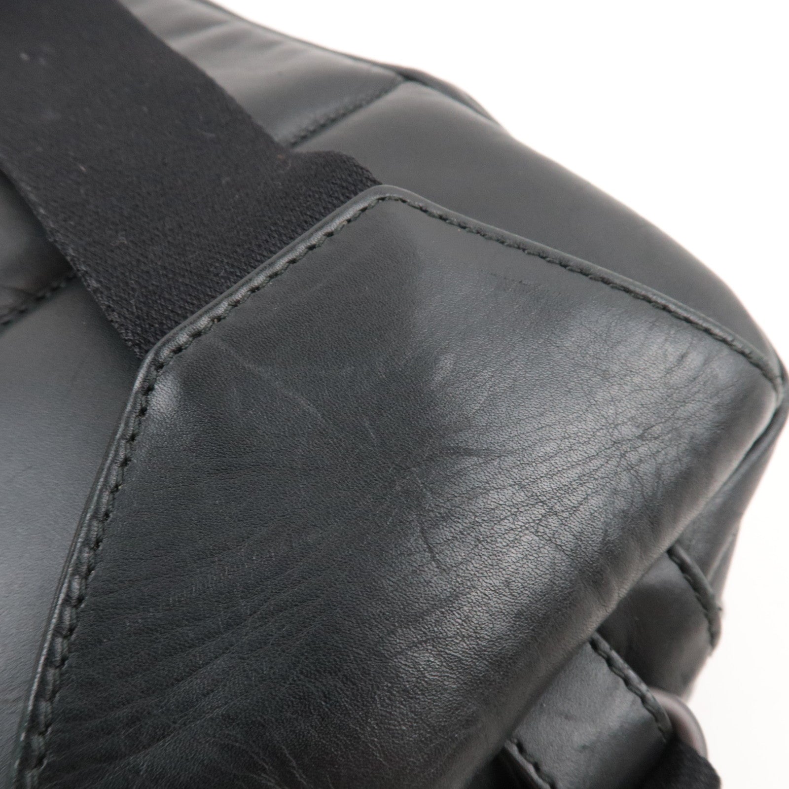 BOTTEGA VENETA Intrecciato Leather Body Bag Black *Dust bag