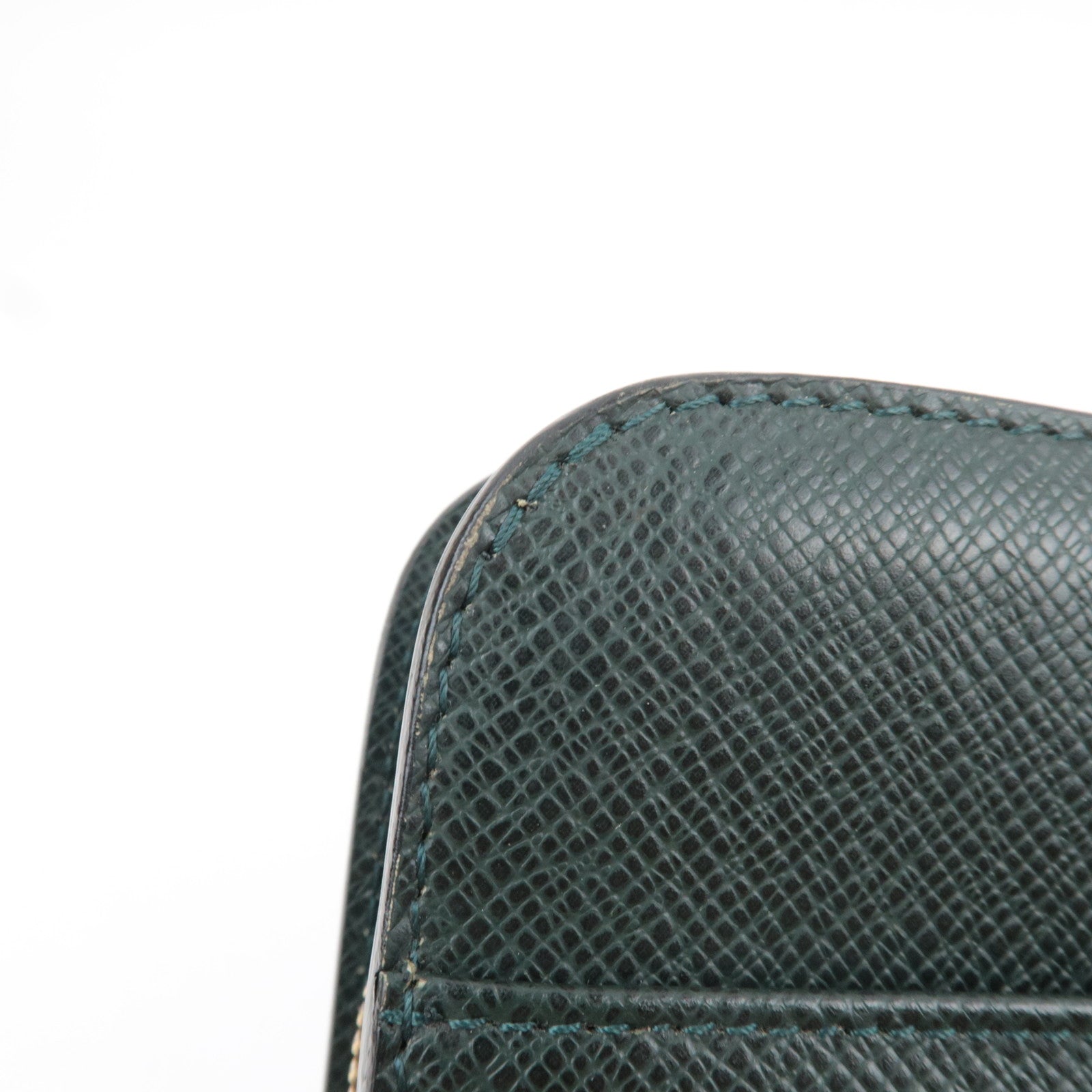 Louis Vuitton Taiga Baikal Clutch Bag Epicea M30184 VI0030