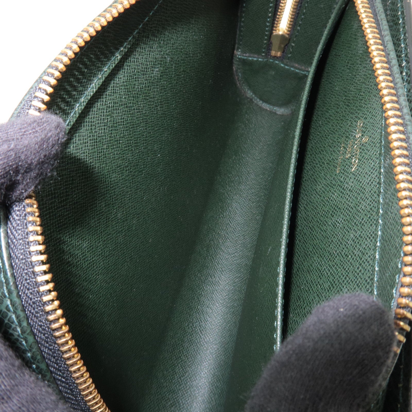 Louis Vuitton Taiga Baikal Clutch Bag Epicea M30184 VI0030