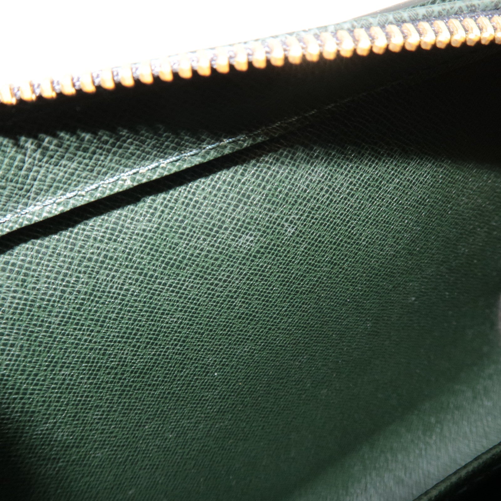 Louis Vuitton Taiga Baikal Clutch Bag Epicea M30184 VI0030