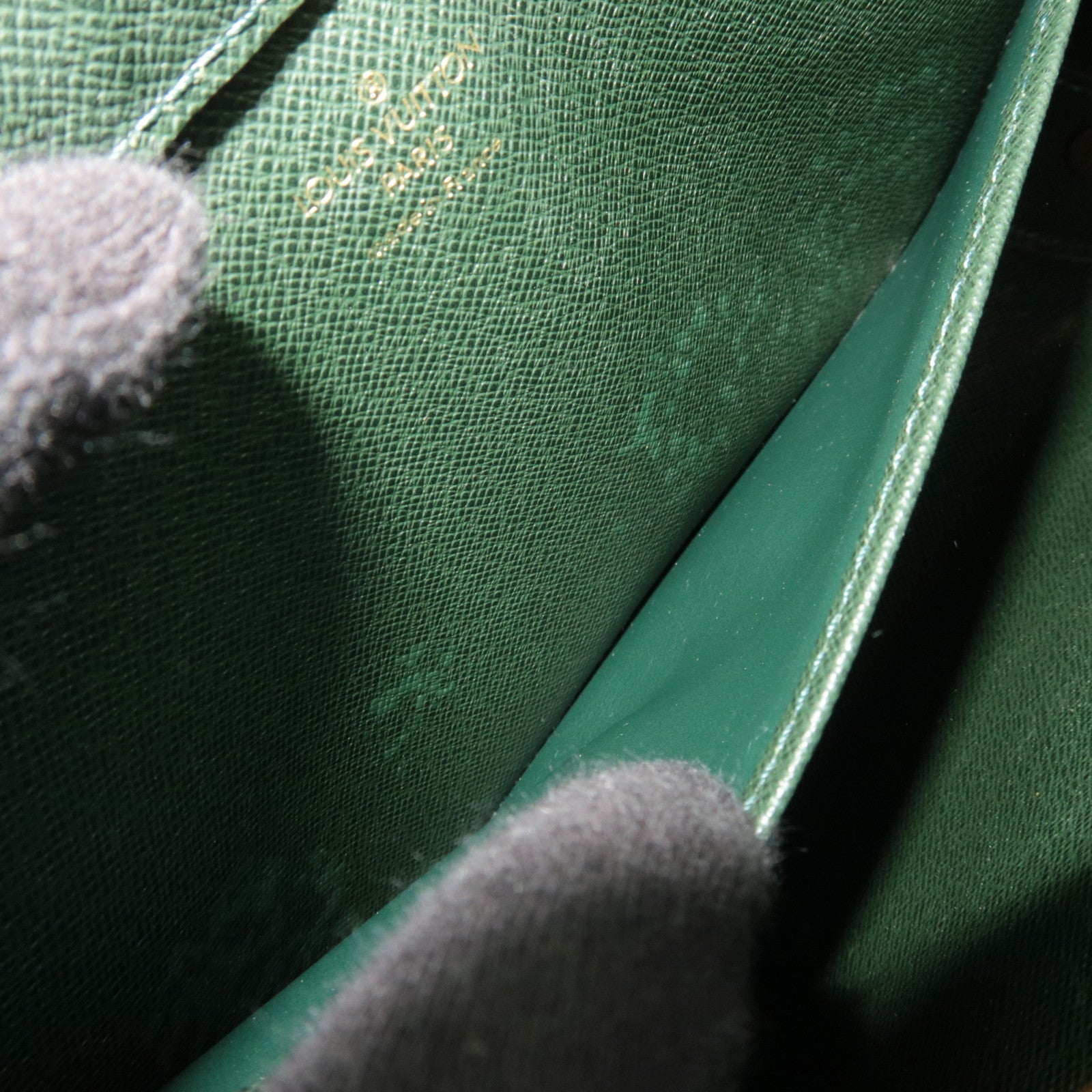 Louis Vuitton Taiga Baikal Clutch Bag Epicea M30184 VI0030