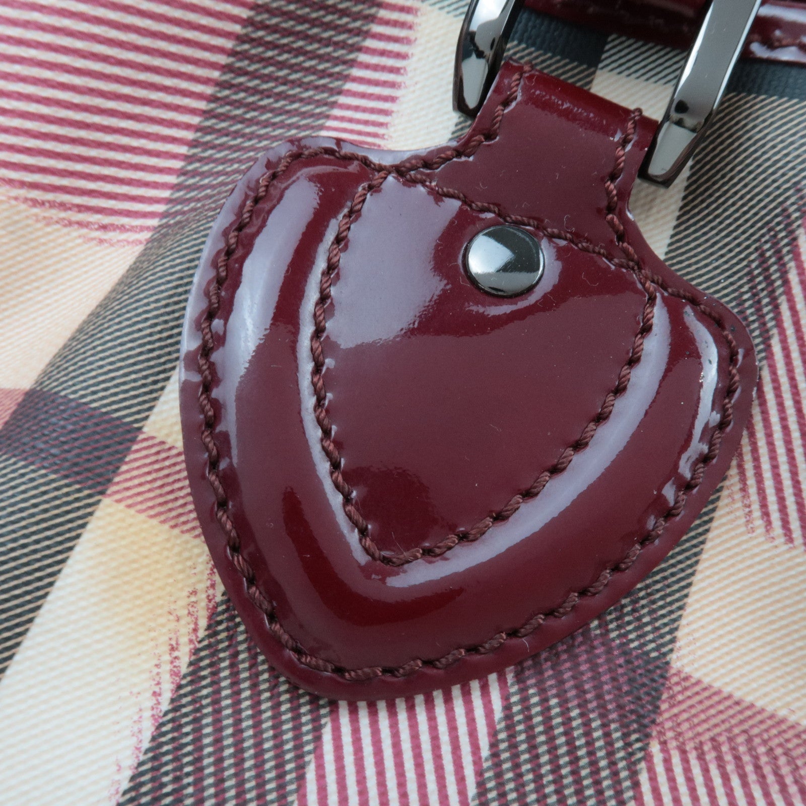 BURBERRY Heart Nova Plaid Tote Bag PVC Patnet Beige Bordeaux