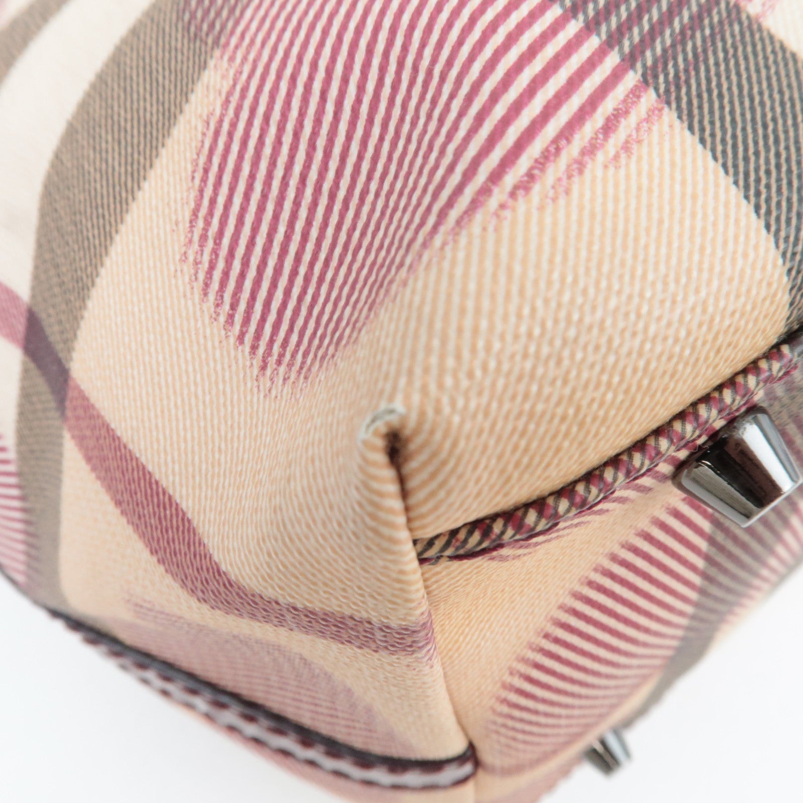 BURBERRY Heart Nova Plaid Tote Bag PVC Patnet Beige Bordeaux