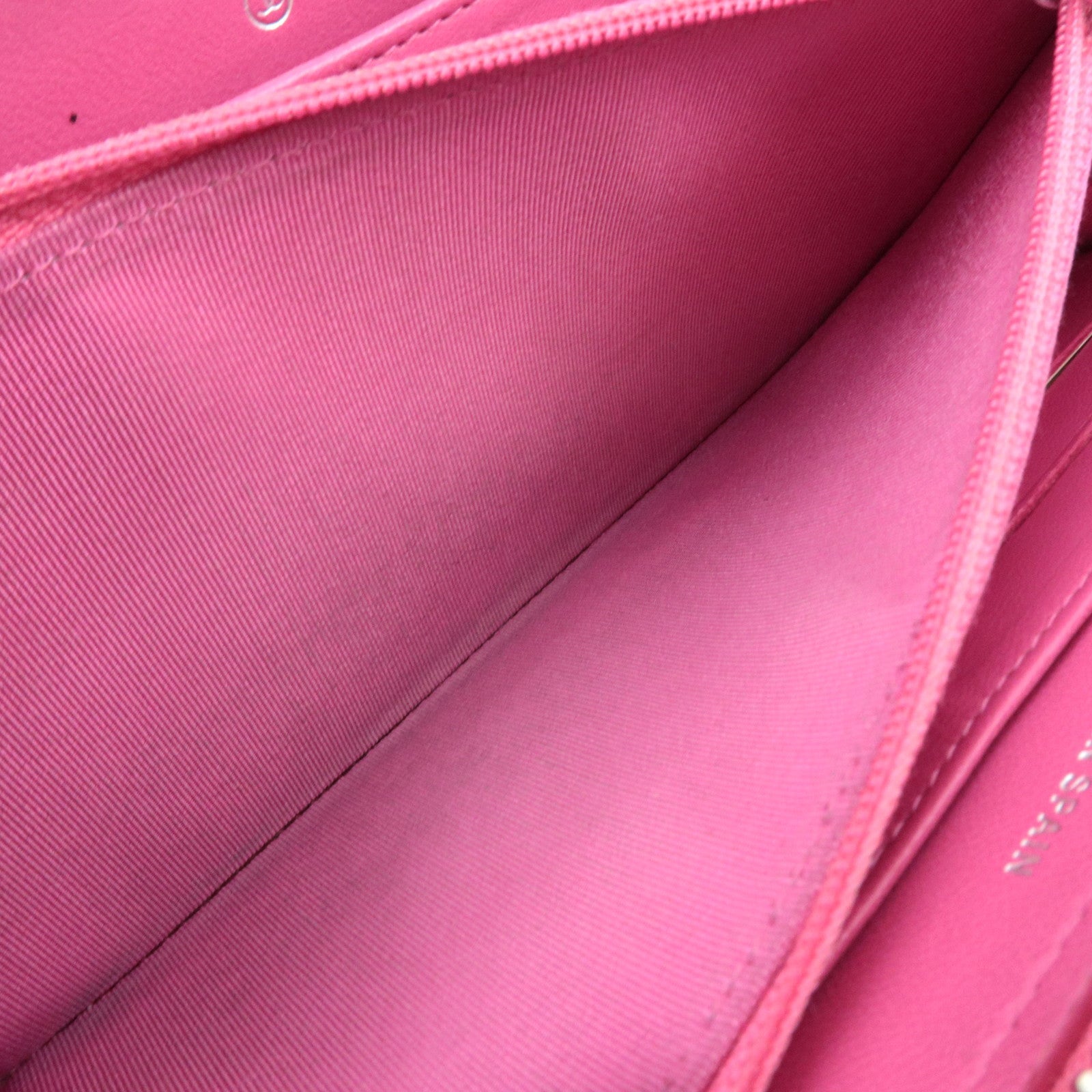 CHANEL Matelasse Round Zipper Long Wallet Lambskin Pink Silver HDW 21082652