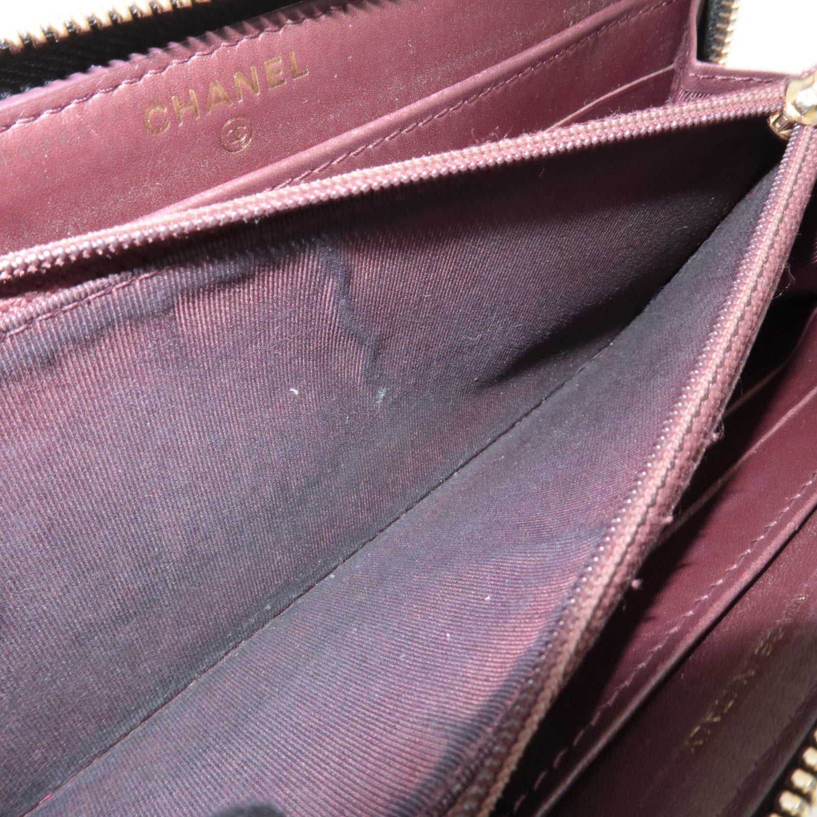 CHANEL Matelasse Round Zipper Long Wallet Caviarskin Black Gold HDW 24615727