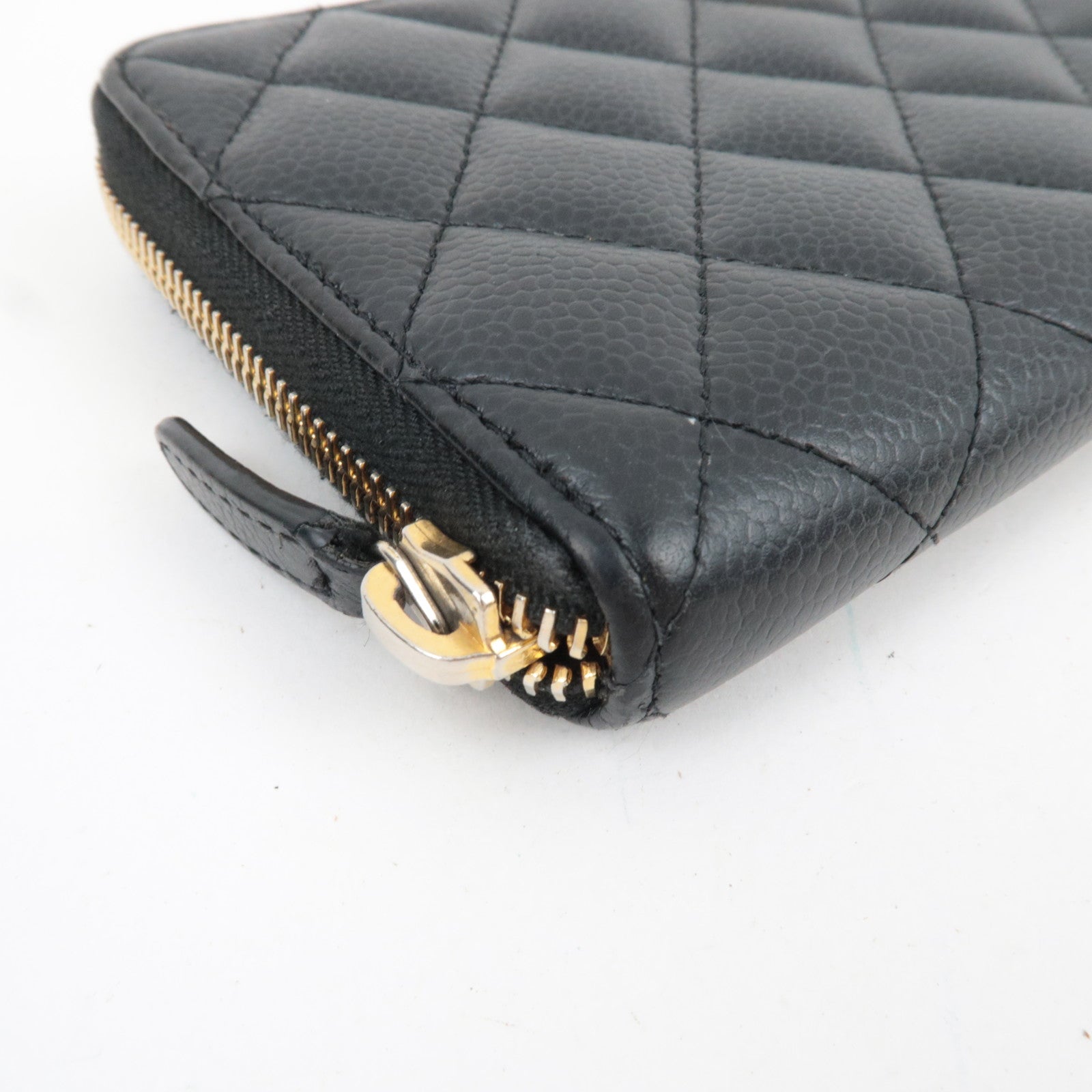 CHANEL Matelasse Round Zipper Long Wallet Caviarskin Black Gold HDW 24615727