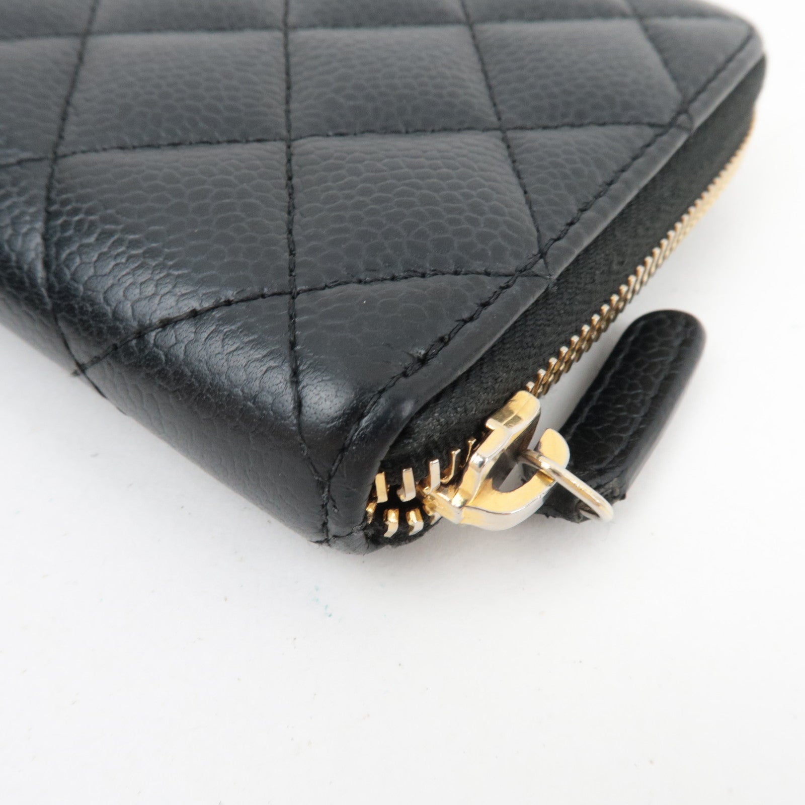 CHANEL Matelasse Round Zipper Long Wallet Caviarskin Black Gold HDW 24615727