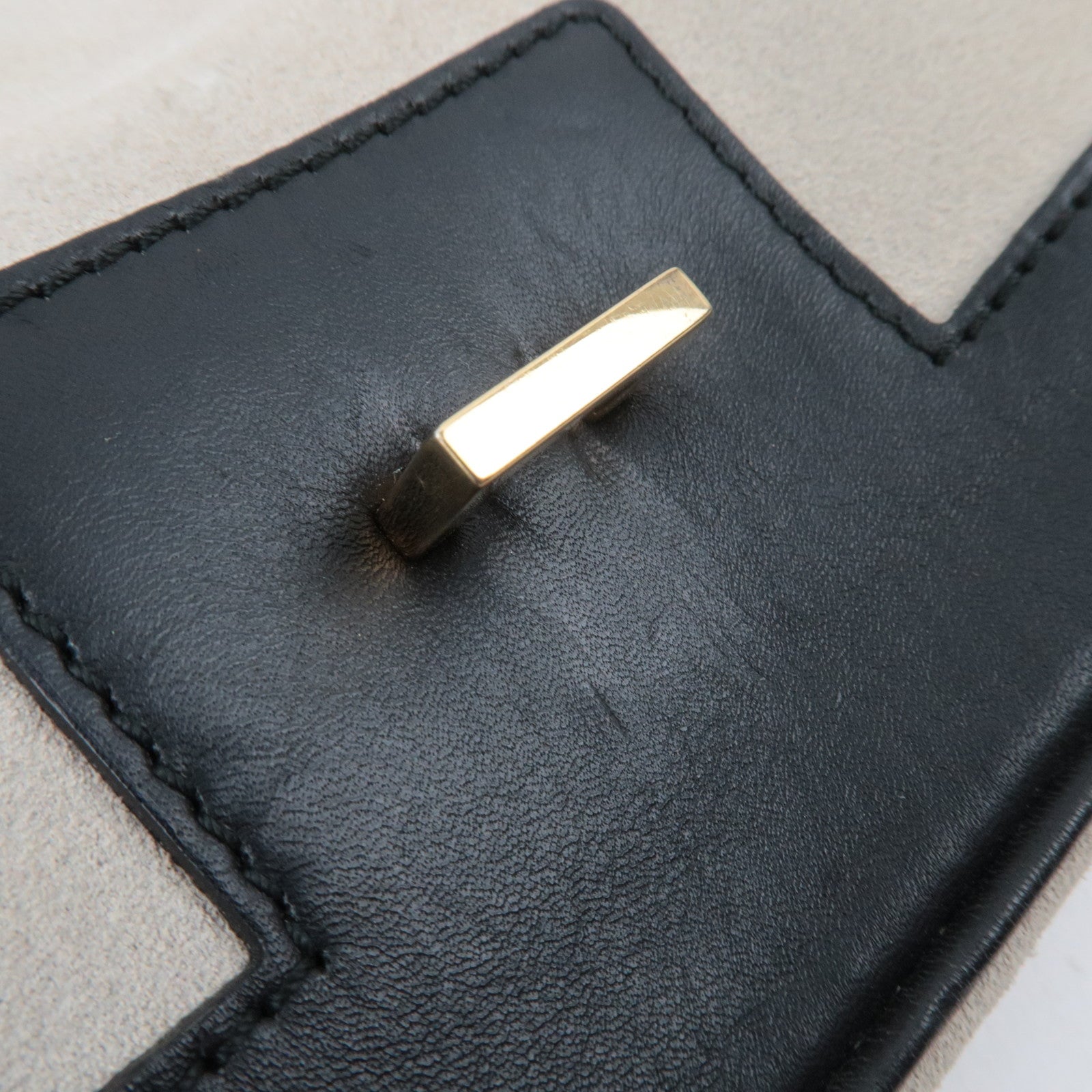 GUCCI Tiger Head Suede Leather Shoulder Bag Light Gray Black 001.4110.001013 *Dust bag