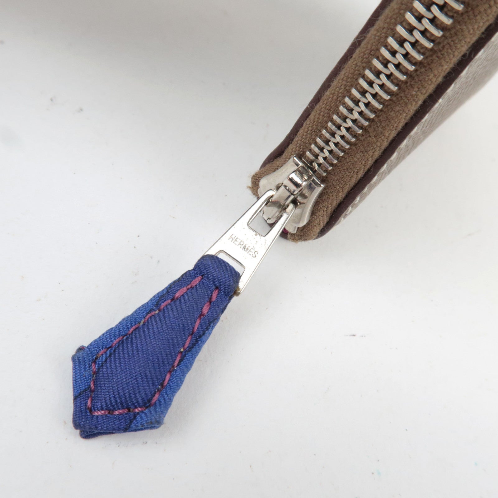 HERMES Azap Compact Mini Silkin Coin Case O Stamp (2011) Veau Epsom Etoupe Silver HDW *Box