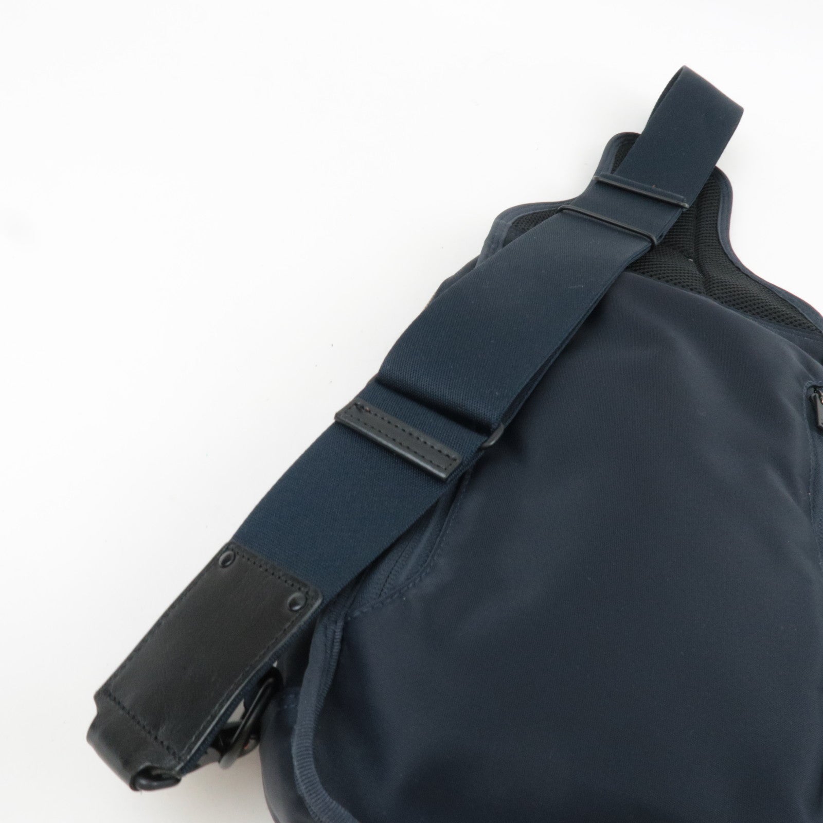 PORTER Nylon Body Bag Leather Navy