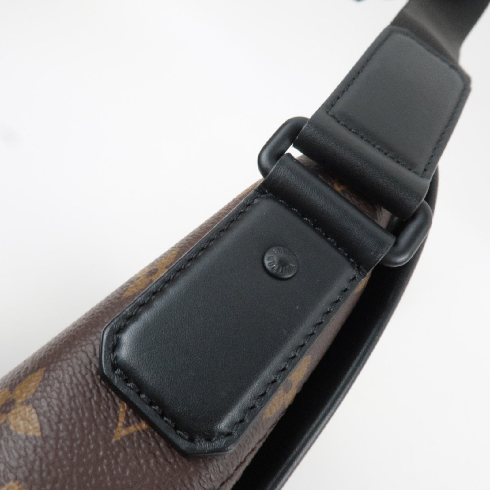 Louis Vuitton Monogram Macassar Magnetic Messenger Shoulder Bag M45557 CA0231