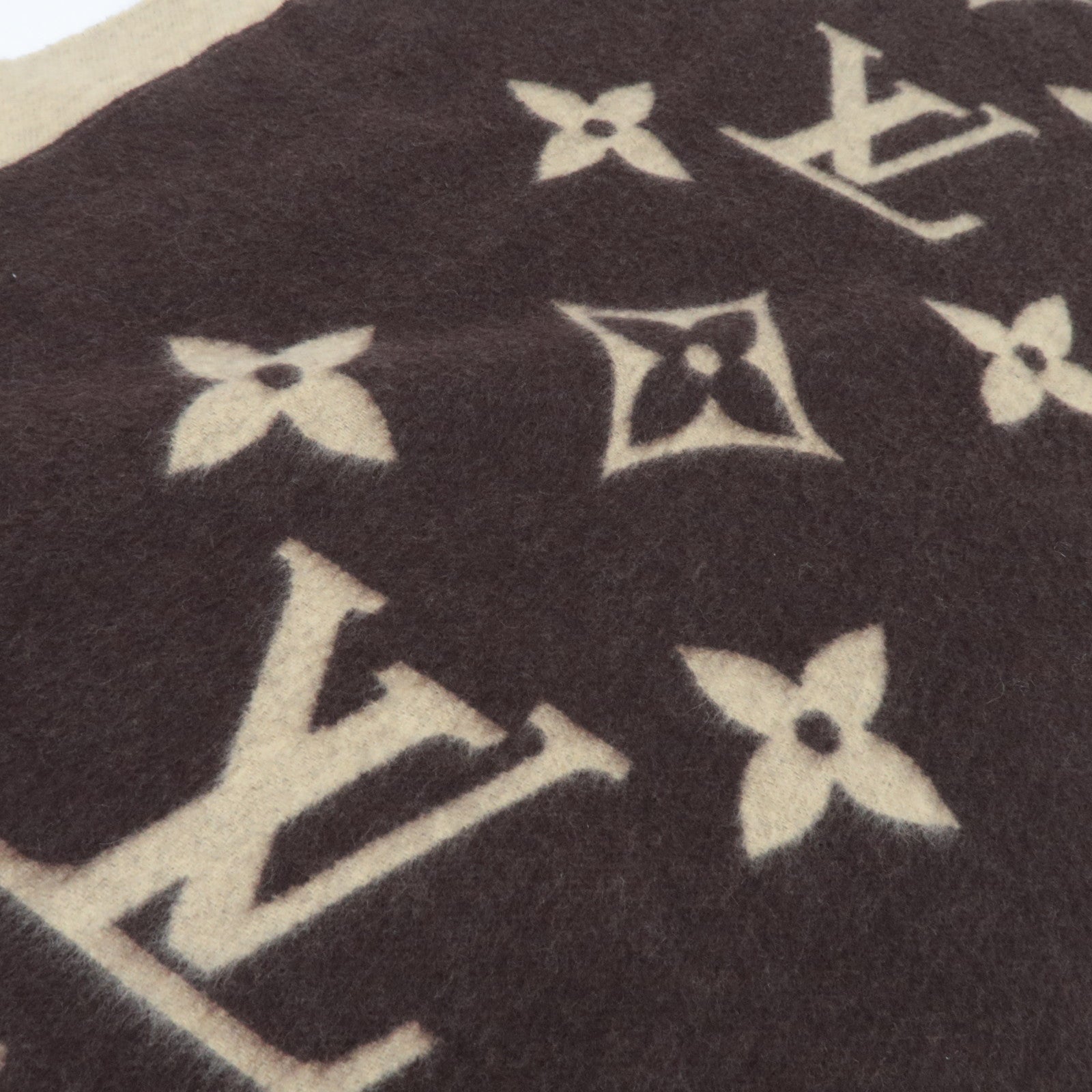 Louis Vuitton Echarpe Reykjavik Scarf Cashmere Brown Beige M71041