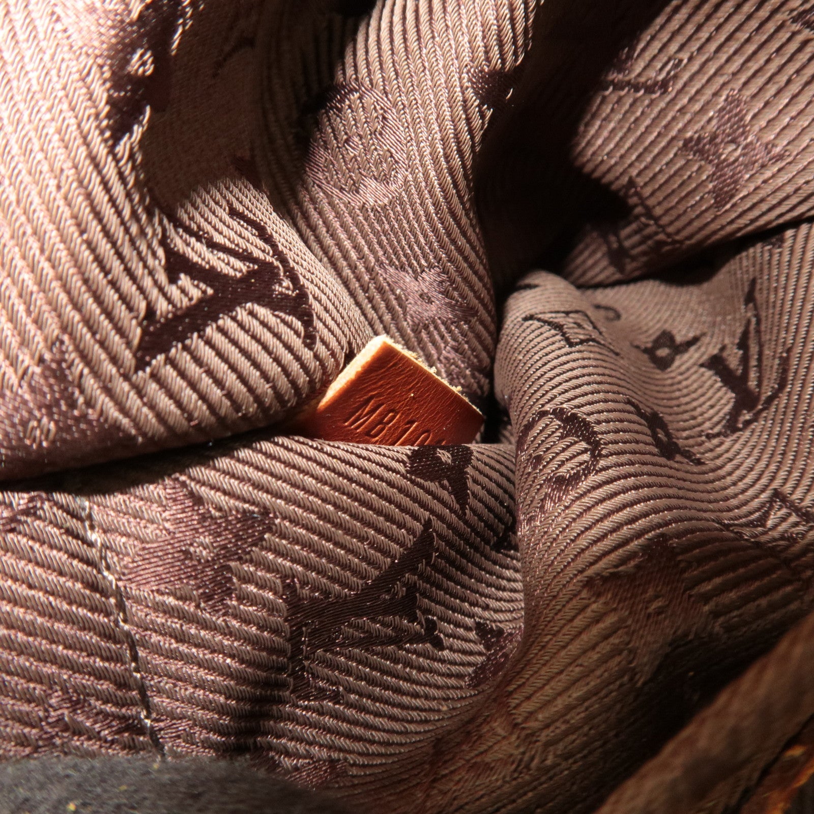 Louis Vuitton Monogram Suede Onatah GM Shoulder Bag Mais M95118 MB1015