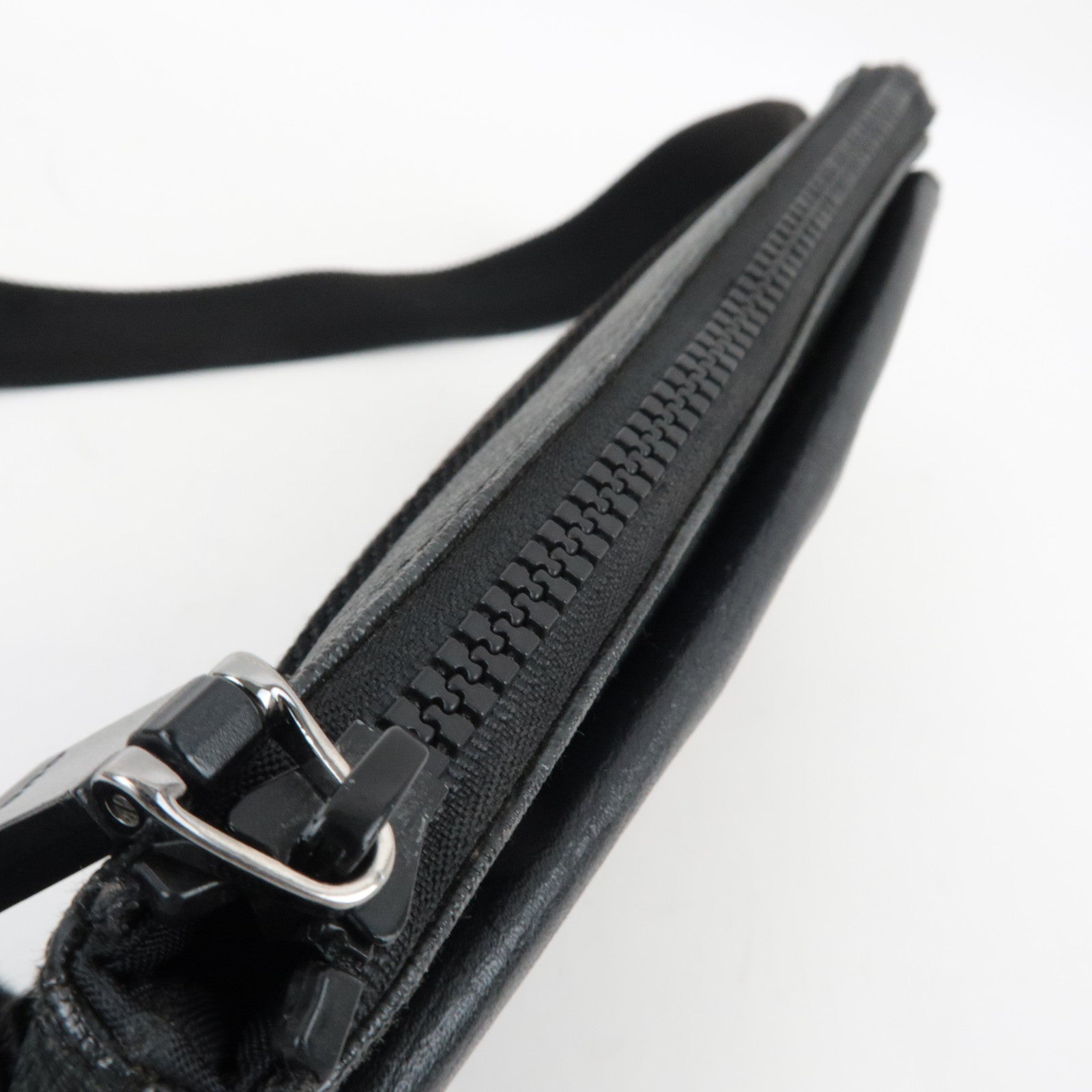 GUCCI GG Supreme Leather Body Waist Bag Black 161833