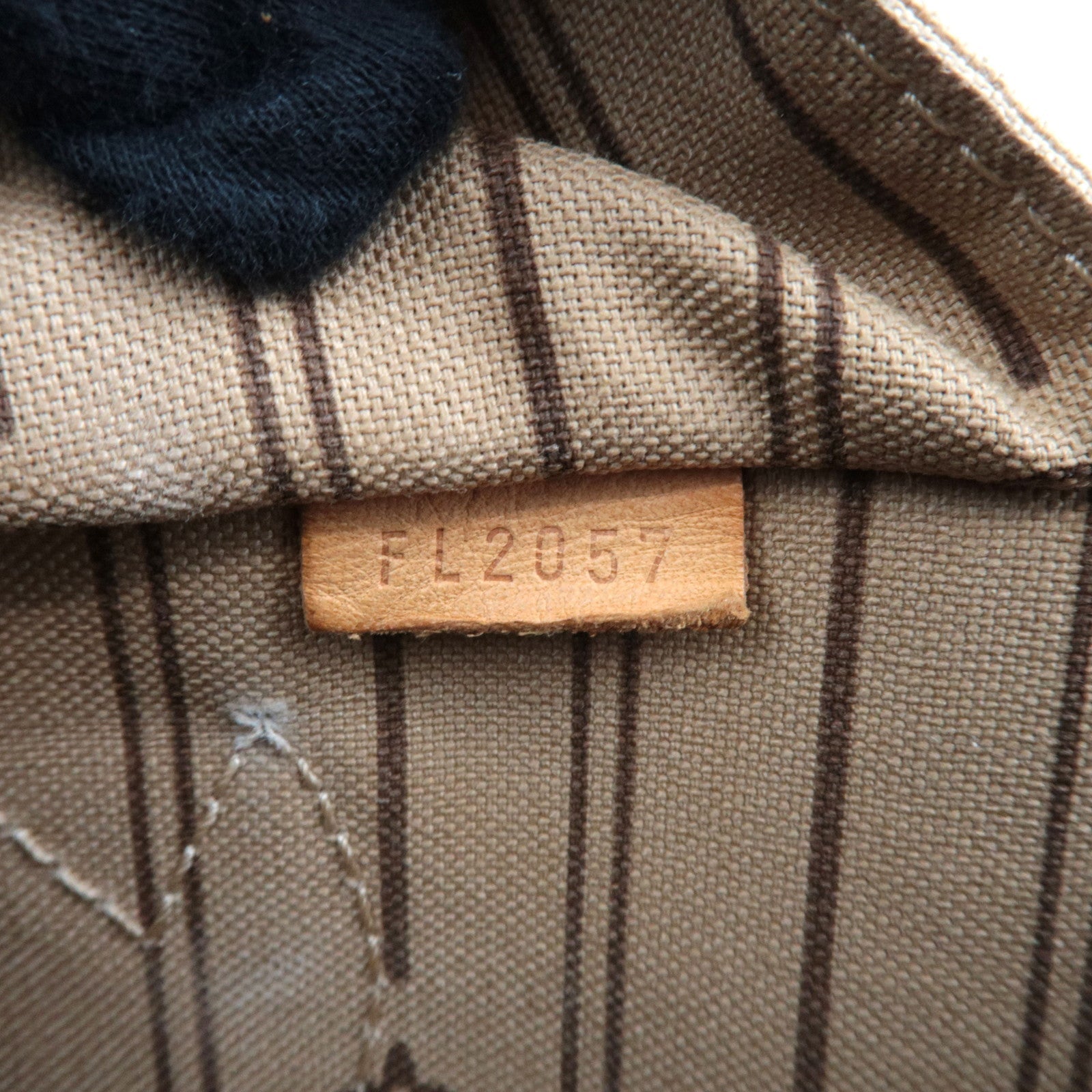 Louis Vuitton Monogram Neverfull GM Tote Bag M40157 FL2057