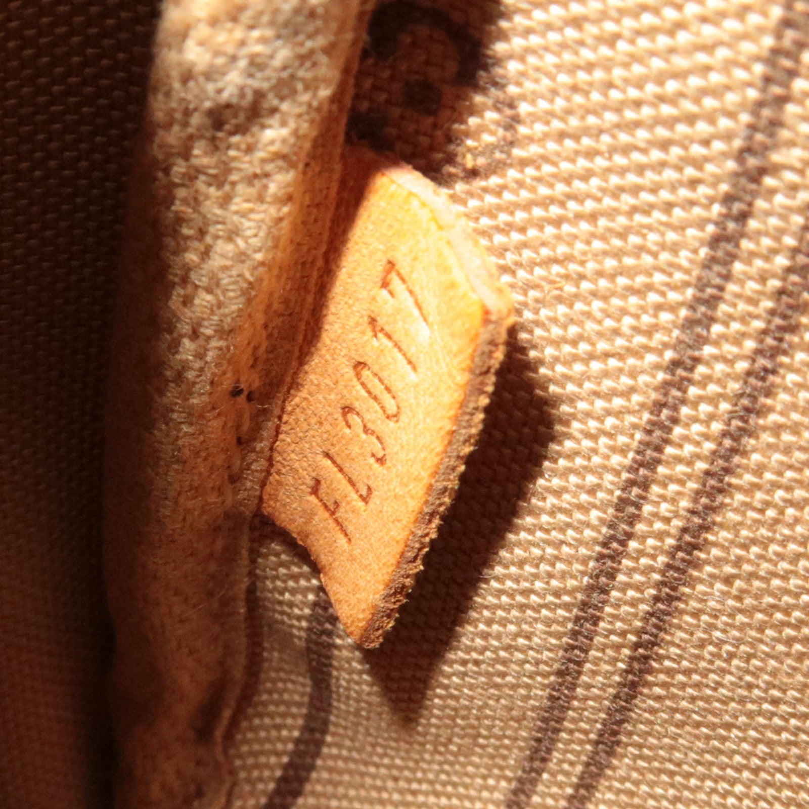 Louis Vuitton Monogram T&B Mini Pochette Accessoires Mini Handbag M60153 FL3017