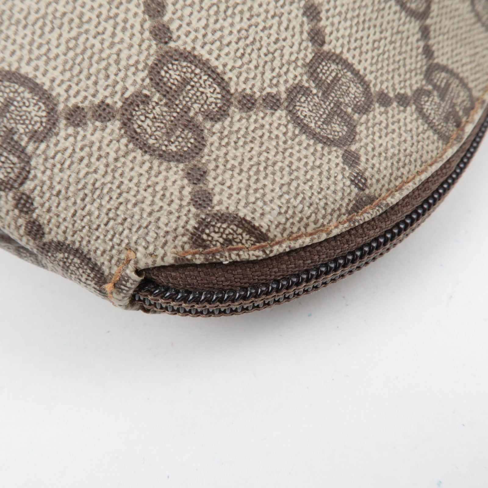 GUCCI Small Pouch GG Plus Leather Beige Brown 89.01.017