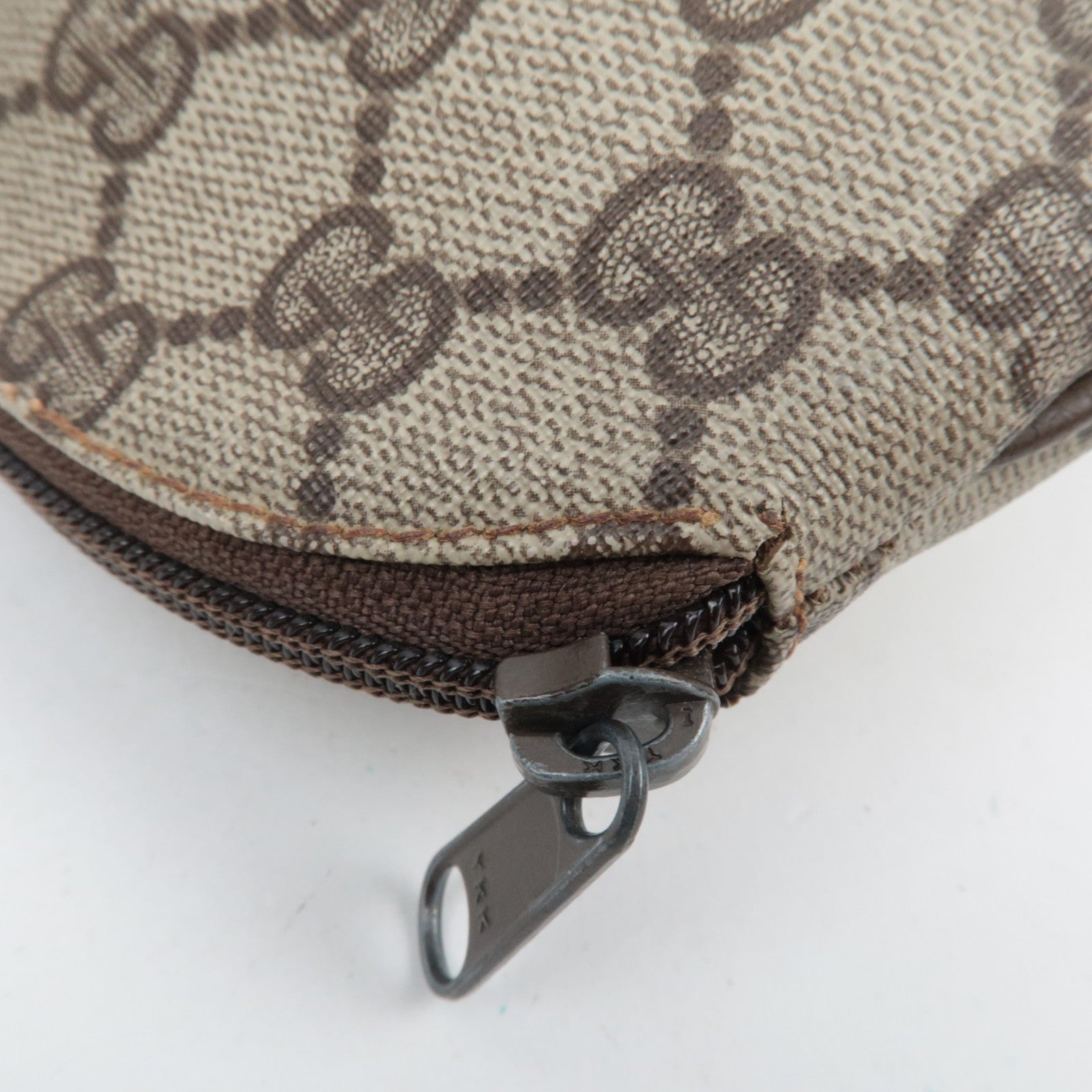 GUCCI Small Pouch GG Plus Leather Beige Brown 89.01.017