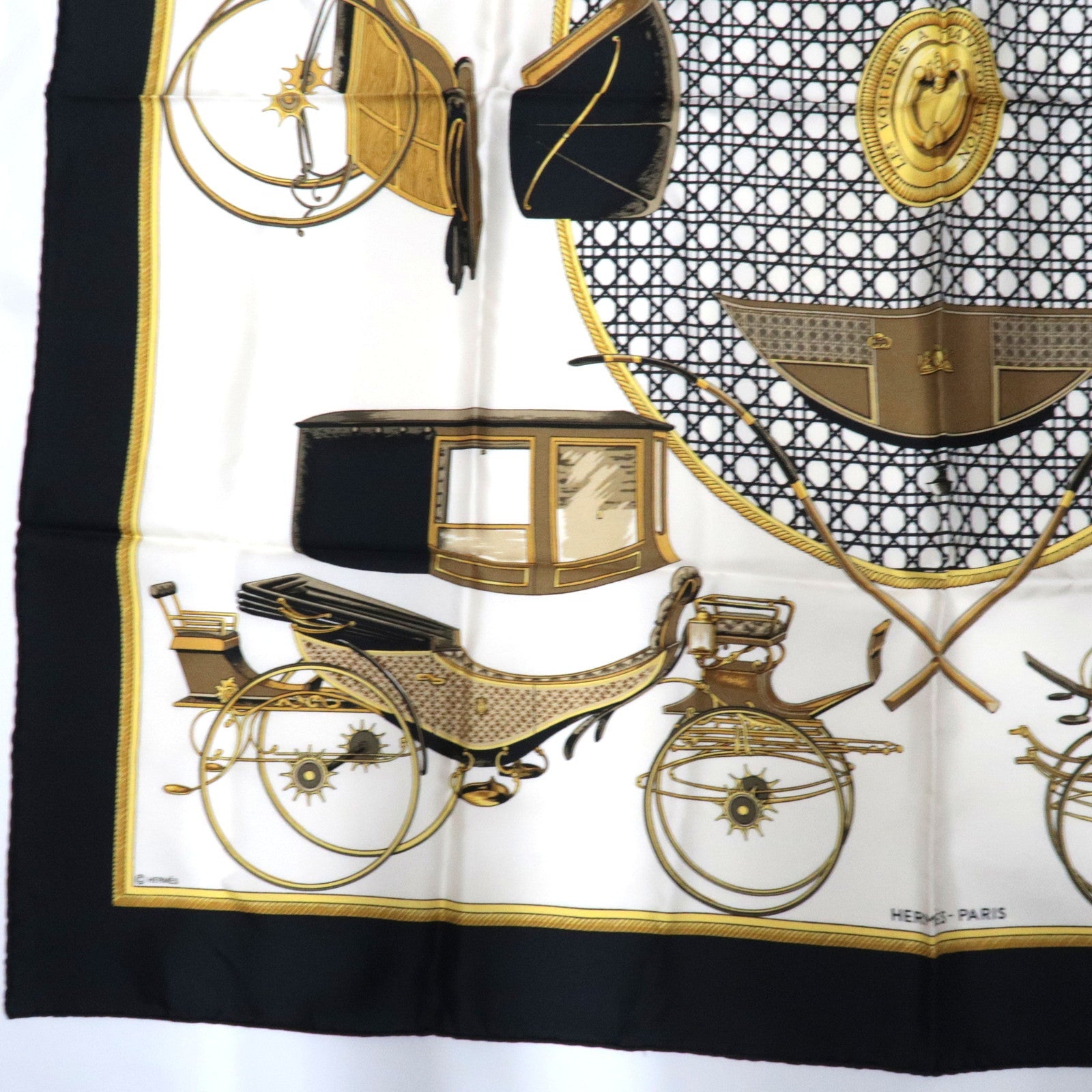 HERMES Carre 90 LES VOITURES A TRANSFORMATION 100% Silk White Black