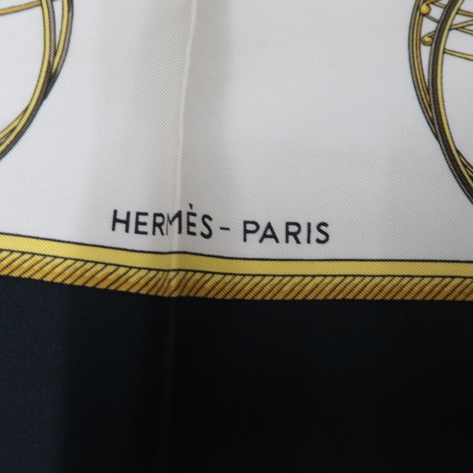 HERMES Carre 90 LES VOITURES A TRANSFORMATION 100% Silk White Black